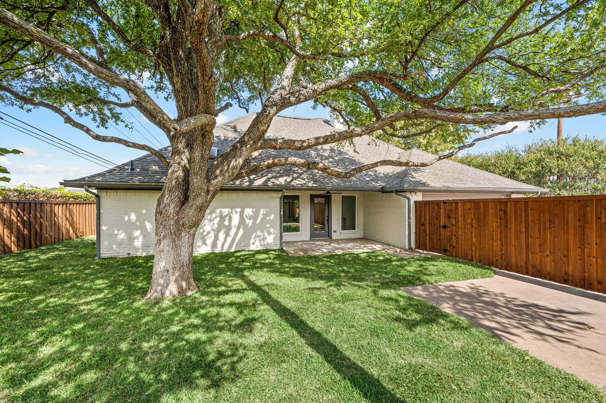 Single Family Residence For Sale in Collin County , 2144 Usa Drive, Plano, Texas 75025, 4 Bedroom, 3 Bathroom, 2 Garage spaces, 2,598 Sqft, built in 1984, mls#21413821, Real Estate Agent in Plano, Homes For Sale in Collin county, Homes For Sale in Plano, Realtor in Plano Texas, Real Estate Brokerage Independent Realty Texas, Luminita Cordes Realtor