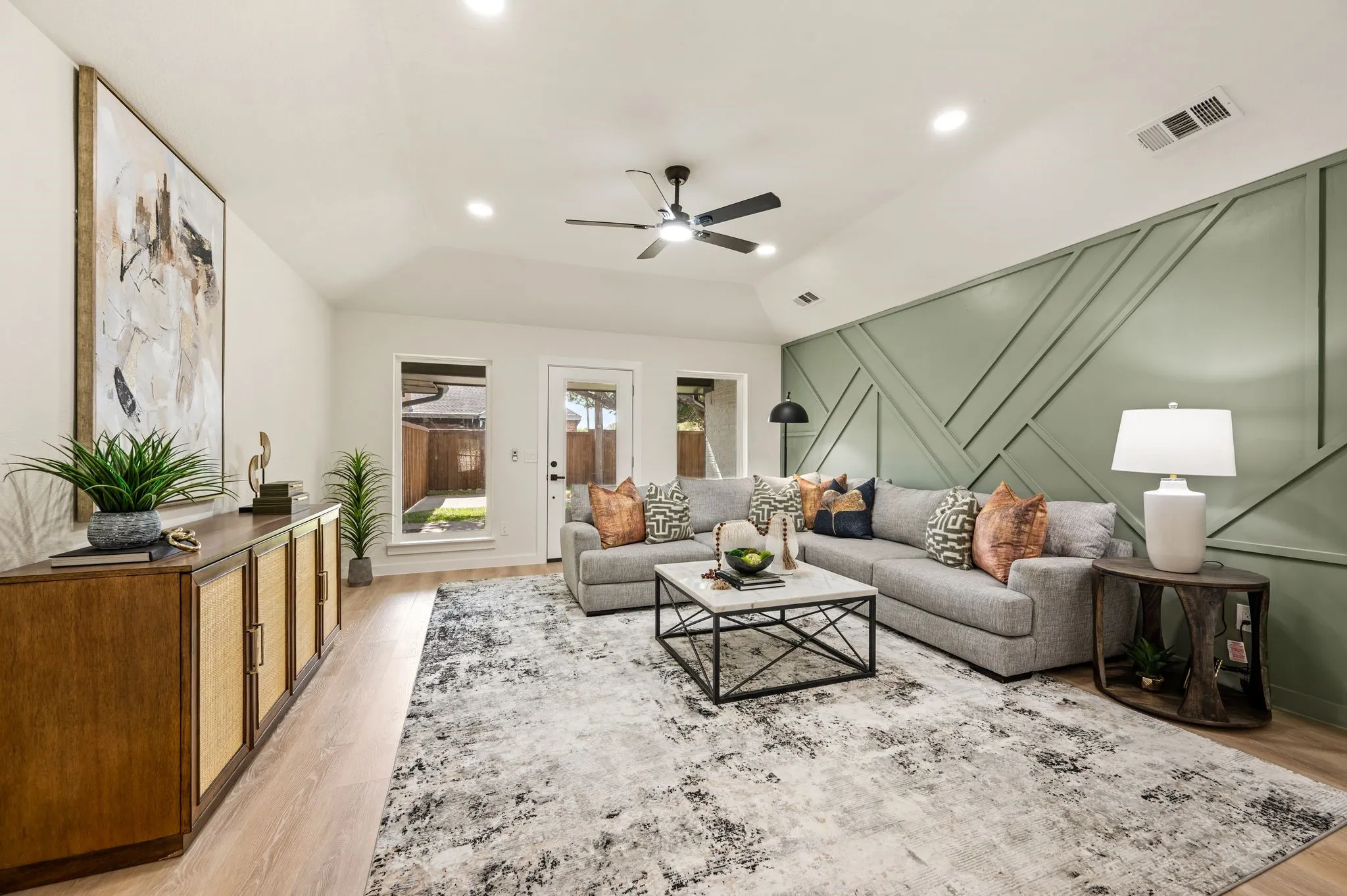 Single Family Residence For Sale in Collin County , 2144 Usa Drive, Plano, Texas 75025, 4 Bedroom, 3 Bathroom, 2 Garage spaces, 2,598 Sqft, built in 1984, mls#21413821, Real Estate Agent in Plano, Homes For Sale in Collin county, Homes For Sale in Plano, Realtor in Plano Texas, Real Estate Brokerage Independent Realty Texas, Luminita Cordes Realtor