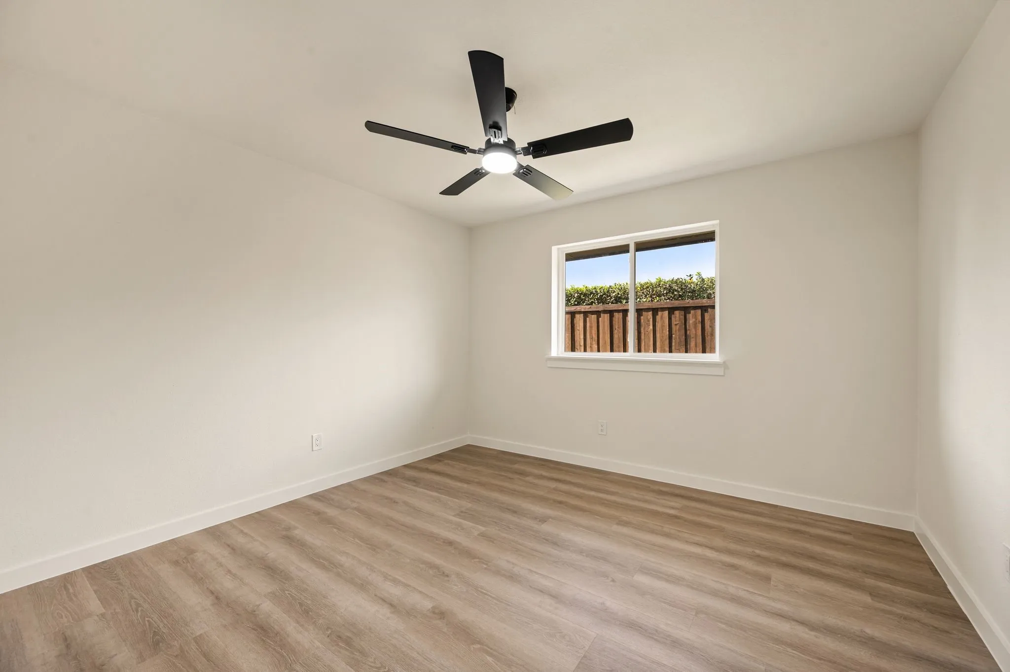 Single Family Residence For Sale in Collin County , 2144 Usa Drive, Plano, Texas 75025, 4 Bedroom, 3 Bathroom, 2 Garage spaces, 2,598 Sqft, built in 1984, mls#21413821, Real Estate Agent in Plano, Homes For Sale in Collin county, Homes For Sale in Plano, Realtor in Plano Texas, Real Estate Brokerage Independent Realty Texas, Luminita Cordes Realtor