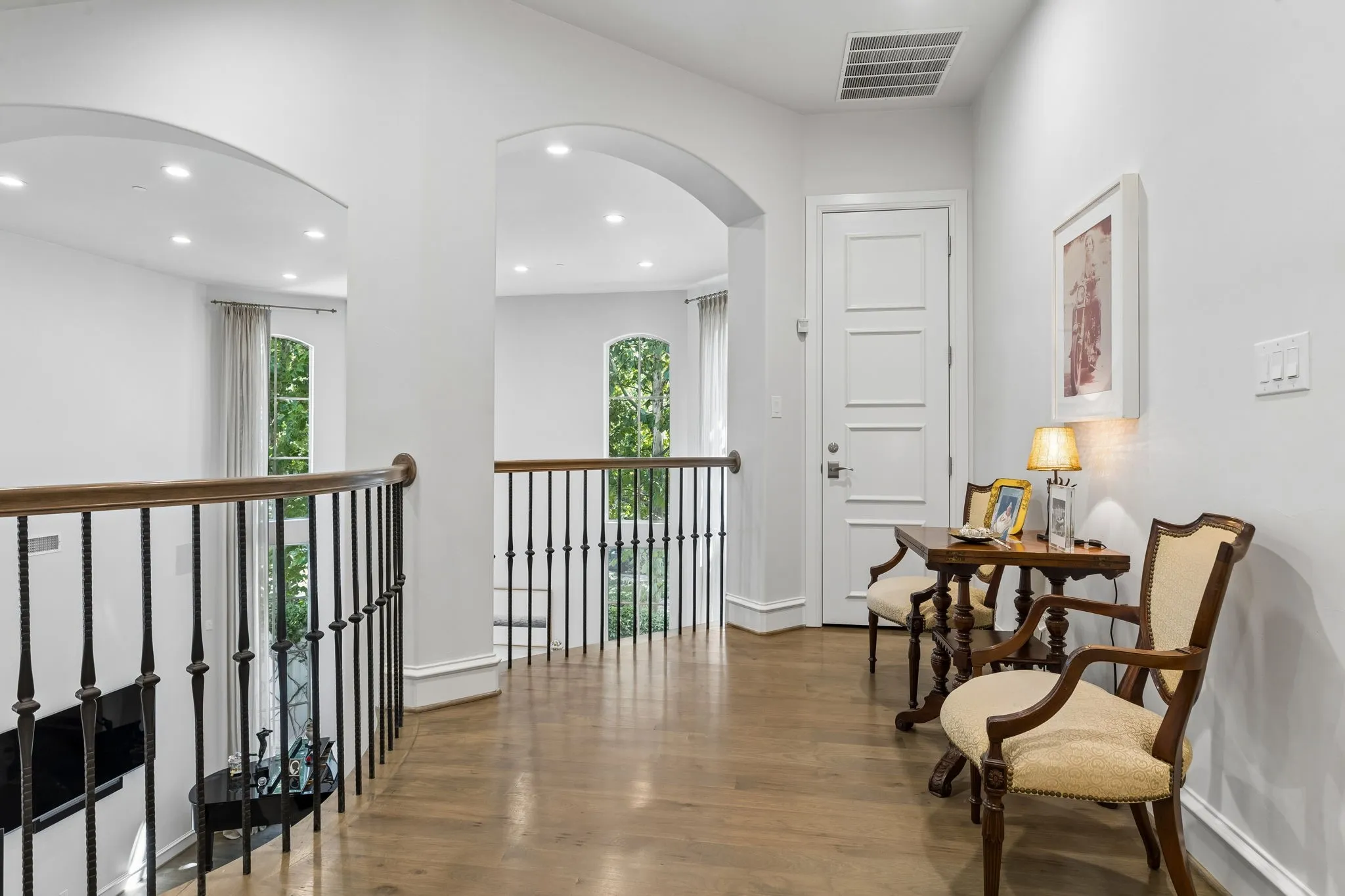 Single Family Residence For Sale in Dallas County , 4501 Normandy Avenue, University Park, Texas 75205, 3 Bedroom, 4 Bathroom, 2 Garage spaces, 4,755 Sqft, built in 2014, mls#21412822, Real Estate Agent in University Park, Homes For Sale in Dallas county, Homes For Sale in University Park, Realtor in University Park Texas, Real Estate Brokerage Independent Realty Texas, Luminita Cordes Realtor
