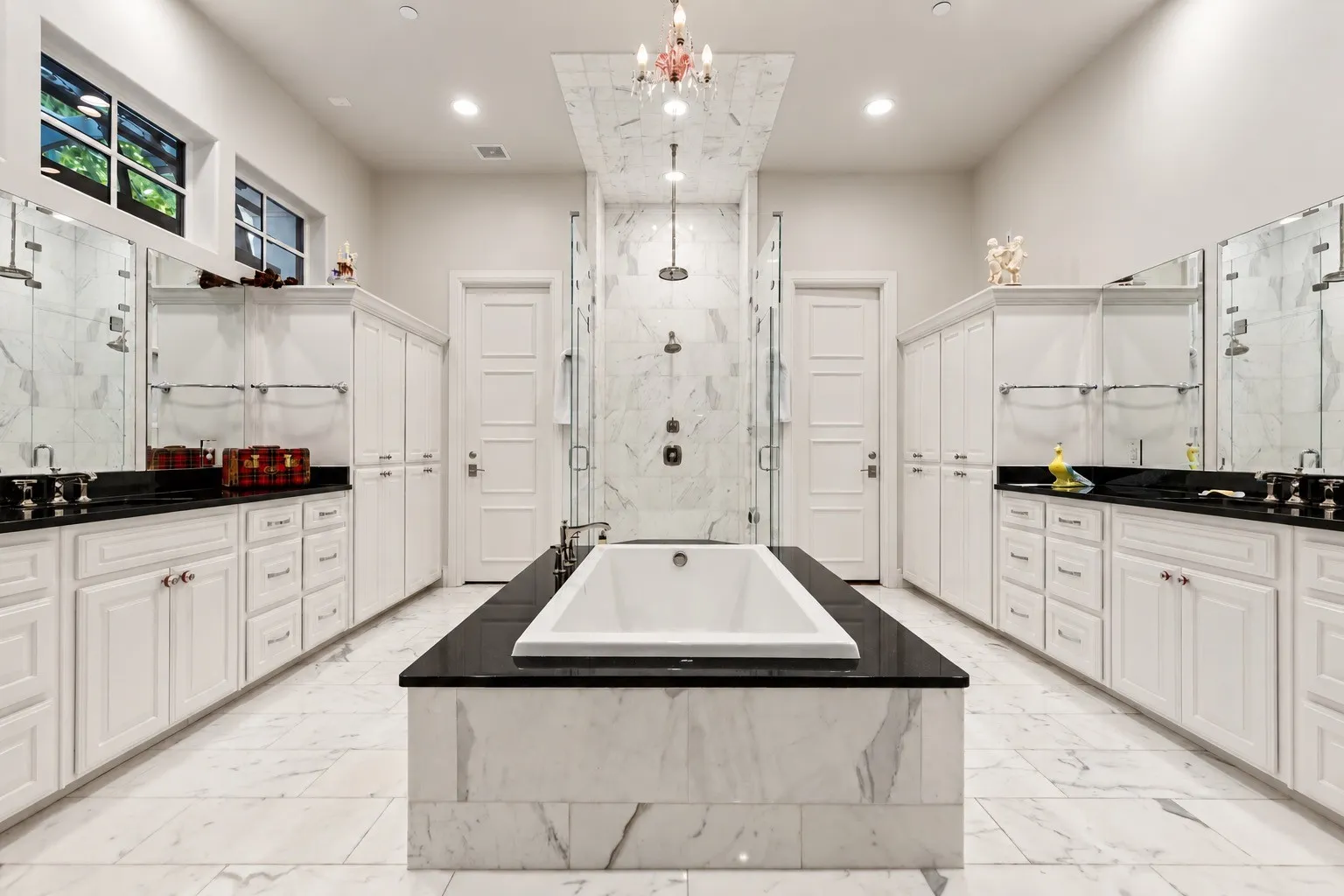 Single Family Residence For Sale in Dallas County , 4501 Normandy Avenue, University Park, Texas 75205, 3 Bedroom, 4 Bathroom, 2 Garage spaces, 4,755 Sqft, built in 2014, mls#21412822, Real Estate Agent in University Park, Homes For Sale in Dallas county, Homes For Sale in University Park, Realtor in University Park Texas, Real Estate Brokerage Independent Realty Texas, Luminita Cordes Realtor