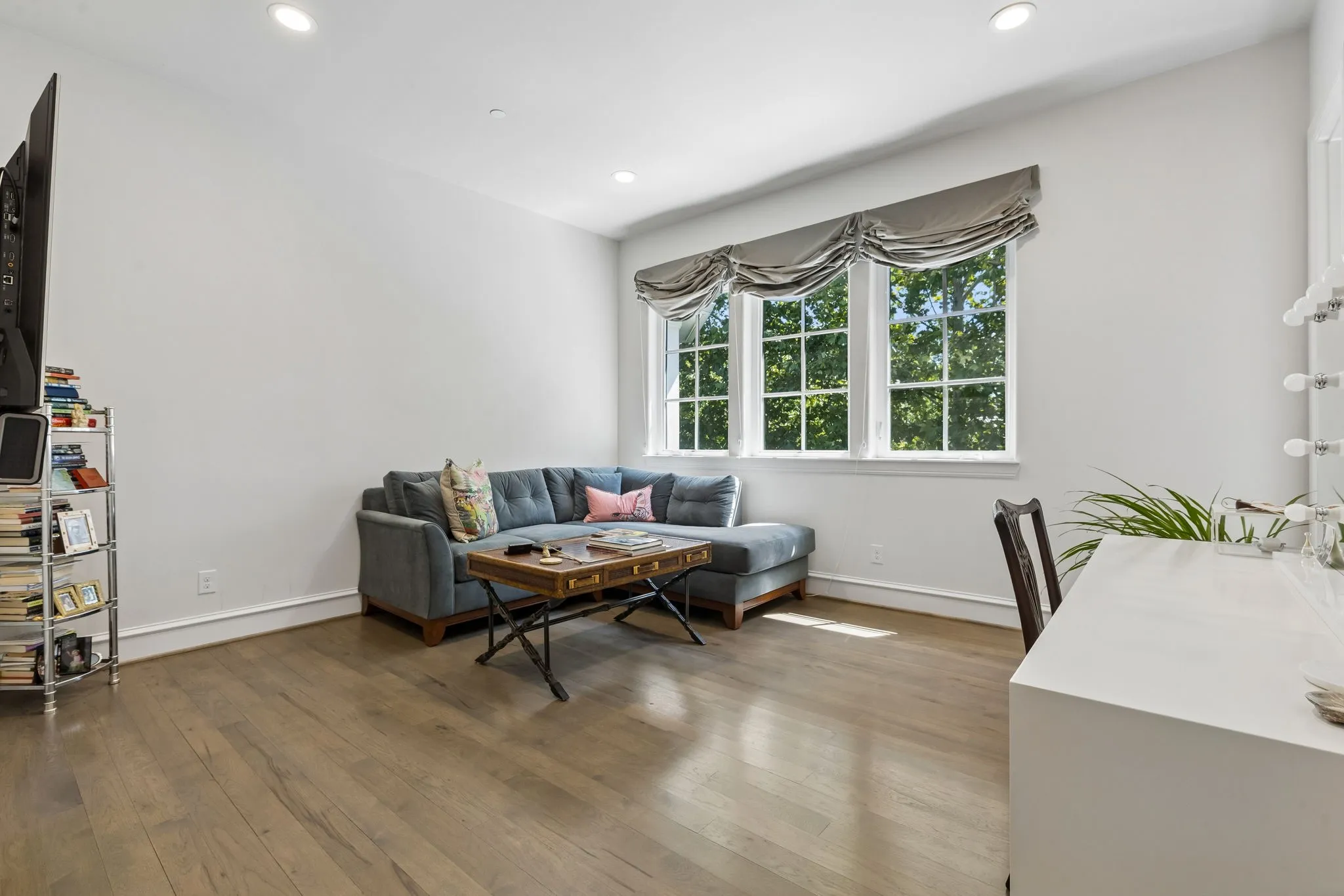 Single Family Residence For Sale in Dallas County , 4501 Normandy Avenue, University Park, Texas 75205, 3 Bedroom, 4 Bathroom, 2 Garage spaces, 4,755 Sqft, built in 2014, mls#21412822, Real Estate Agent in University Park, Homes For Sale in Dallas county, Homes For Sale in University Park, Realtor in University Park Texas, Real Estate Brokerage Independent Realty Texas, Luminita Cordes Realtor
