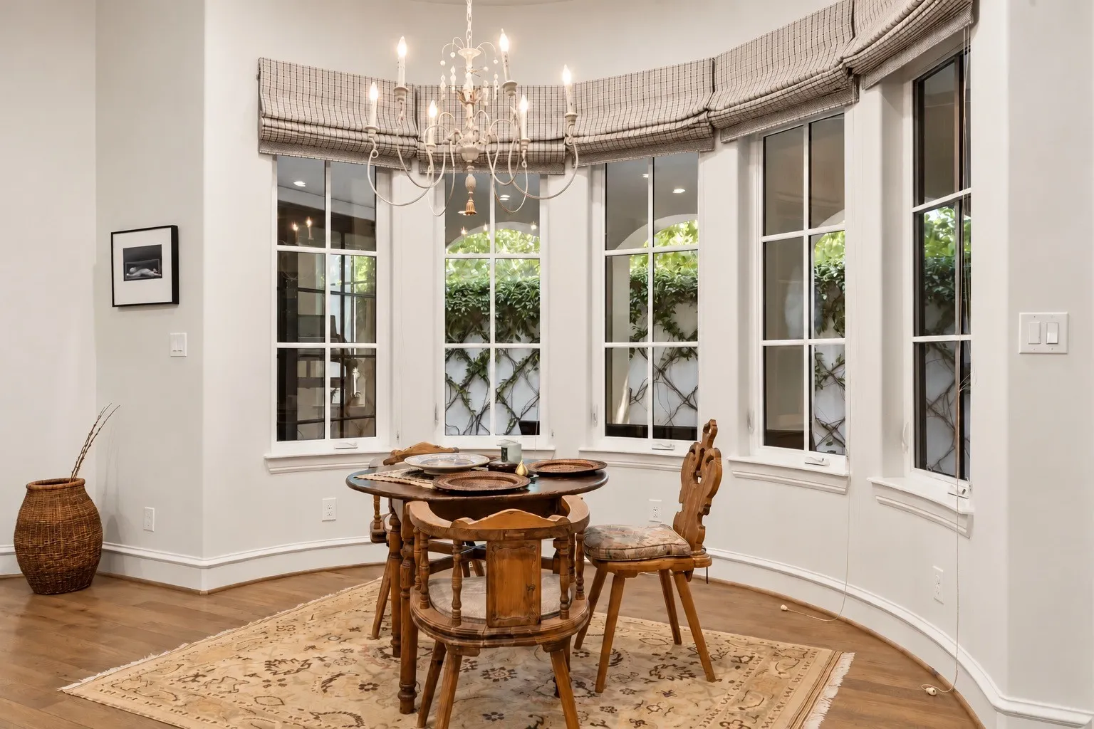 Single Family Residence For Sale in Dallas County , 4501 Normandy Avenue, University Park, Texas 75205, 3 Bedroom, 4 Bathroom, 2 Garage spaces, 4,755 Sqft, built in 2014, mls#21412822, Real Estate Agent in University Park, Homes For Sale in Dallas county, Homes For Sale in University Park, Realtor in University Park Texas, Real Estate Brokerage Independent Realty Texas, Luminita Cordes Realtor