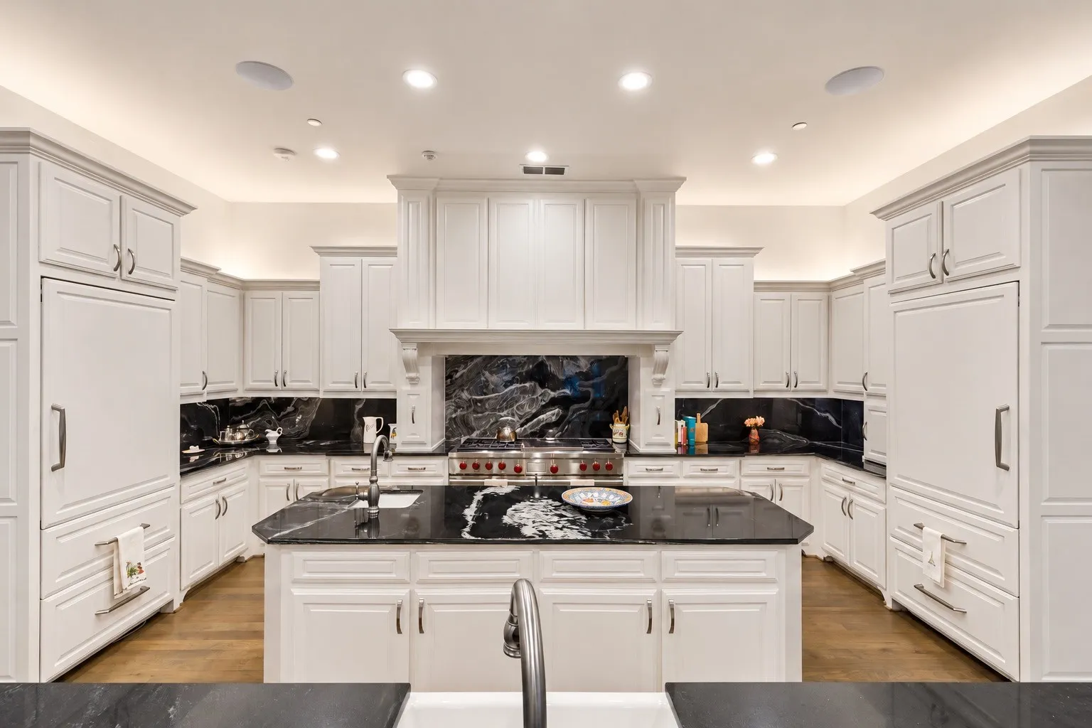 Single Family Residence For Sale in Dallas County , 4501 Normandy Avenue, University Park, Texas 75205, 3 Bedroom, 4 Bathroom, 2 Garage spaces, 4,755 Sqft, built in 2014, mls#21412822, Real Estate Agent in University Park, Homes For Sale in Dallas county, Homes For Sale in University Park, Realtor in University Park Texas, Real Estate Brokerage Independent Realty Texas, Luminita Cordes Realtor