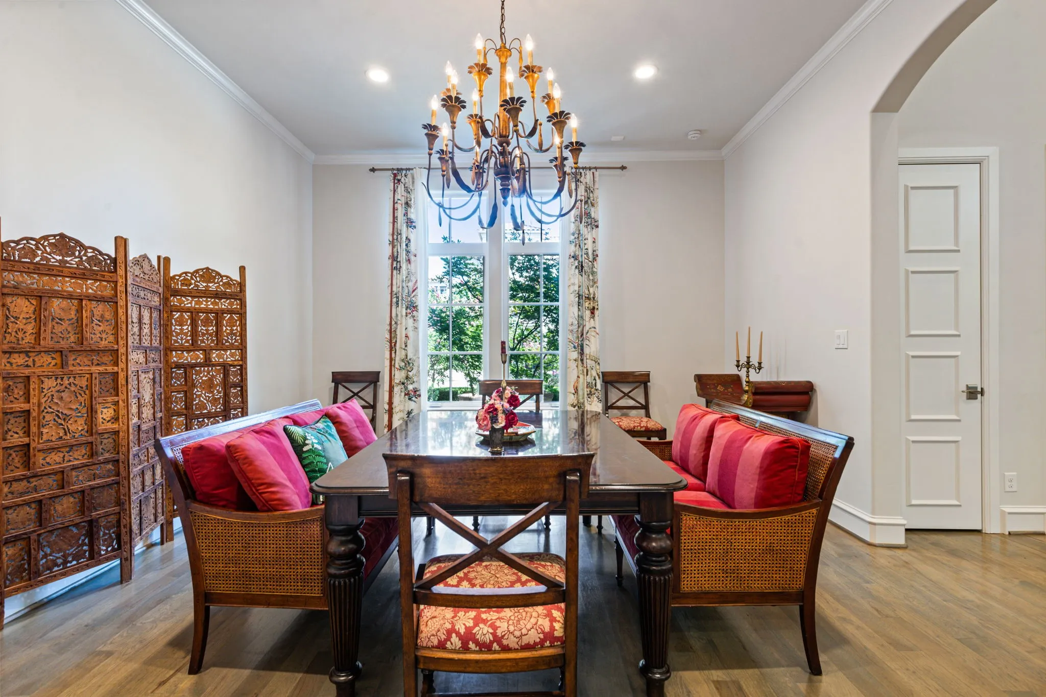 Single Family Residence For Sale in Dallas County , 4501 Normandy Avenue, University Park, Texas 75205, 3 Bedroom, 4 Bathroom, 2 Garage spaces, 4,755 Sqft, built in 2014, mls#21412822, Real Estate Agent in University Park, Homes For Sale in Dallas county, Homes For Sale in University Park, Realtor in University Park Texas, Real Estate Brokerage Independent Realty Texas, Luminita Cordes Realtor