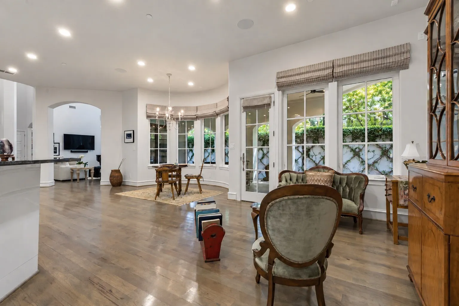 Single Family Residence For Sale in Dallas County , 4501 Normandy Avenue, University Park, Texas 75205, 3 Bedroom, 4 Bathroom, 2 Garage spaces, 4,755 Sqft, built in 2014, mls#21412822, Real Estate Agent in University Park, Homes For Sale in Dallas county, Homes For Sale in University Park, Realtor in University Park Texas, Real Estate Brokerage Independent Realty Texas, Luminita Cordes Realtor