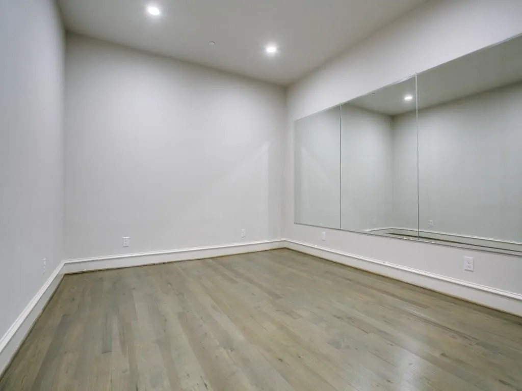 Single Family Residence For Sale in Dallas County , 4501 Normandy Avenue, University Park, Texas 75205, 3 Bedroom, 4 Bathroom, 2 Garage spaces, 4,755 Sqft, built in 2014, mls#21412822, Real Estate Agent in University Park, Homes For Sale in Dallas county, Homes For Sale in University Park, Realtor in University Park Texas, Real Estate Brokerage Independent Realty Texas, Luminita Cordes Realtor