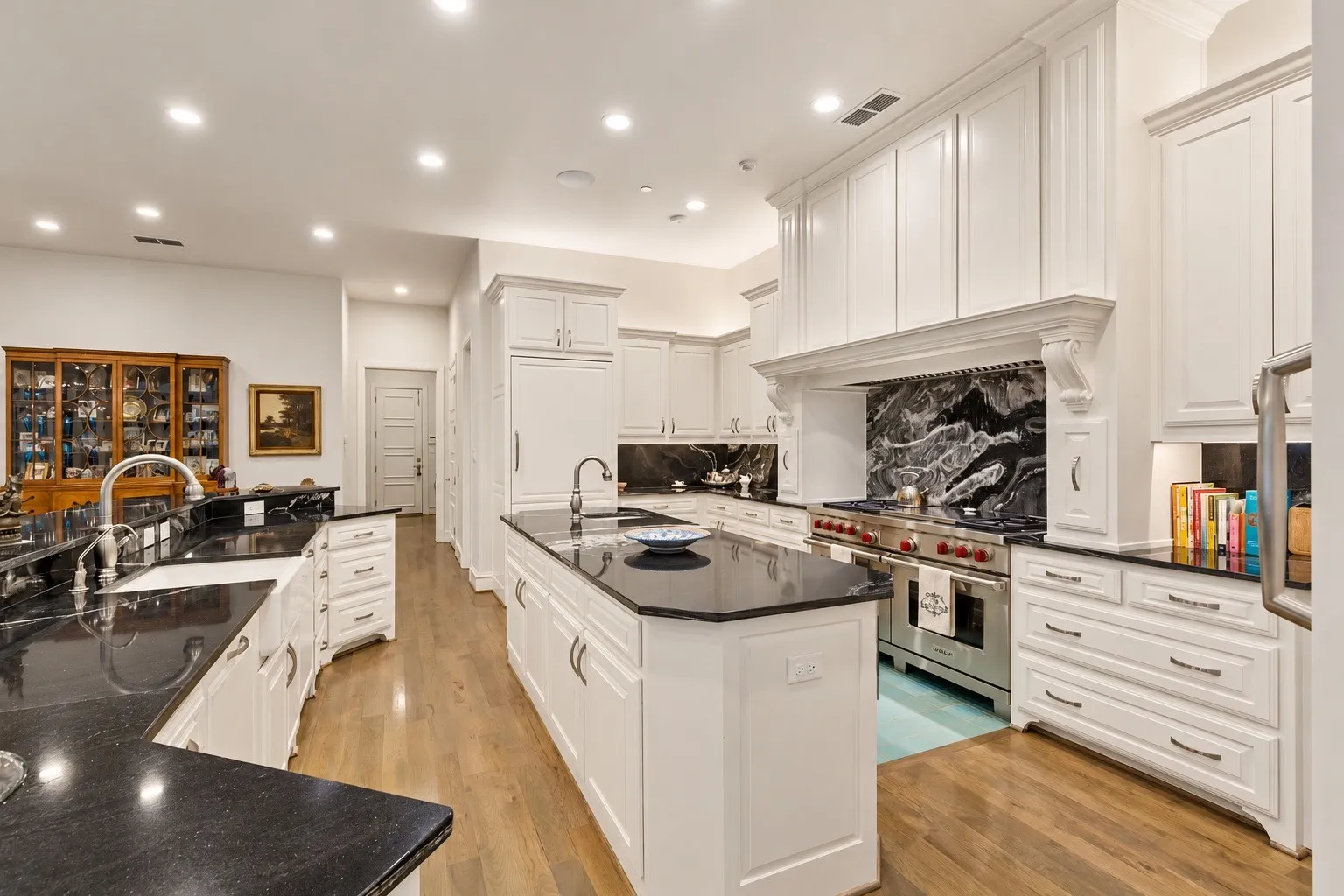 Single Family Residence For Sale in Dallas County , 4501 Normandy Avenue, University Park, Texas 75205, 3 Bedroom, 4 Bathroom, 2 Garage spaces, 4,755 Sqft, built in 2014, mls#21412822, Real Estate Agent in University Park, Homes For Sale in Dallas county, Homes For Sale in University Park, Realtor in University Park Texas, Real Estate Brokerage Independent Realty Texas, Luminita Cordes Realtor