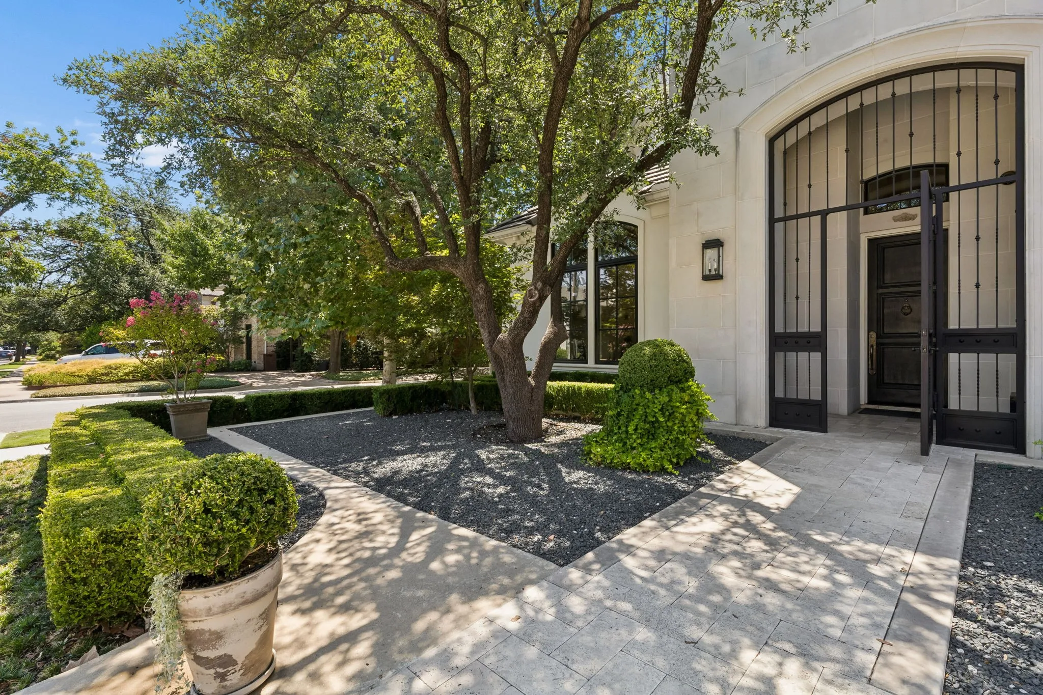 Single Family Residence For Sale in Dallas County , 4501 Normandy Avenue, University Park, Texas 75205, 3 Bedroom, 4 Bathroom, 2 Garage spaces, 4,755 Sqft, built in 2014, mls#21412822, Real Estate Agent in University Park, Homes For Sale in Dallas county, Homes For Sale in University Park, Realtor in University Park Texas, Real Estate Brokerage Independent Realty Texas, Luminita Cordes Realtor