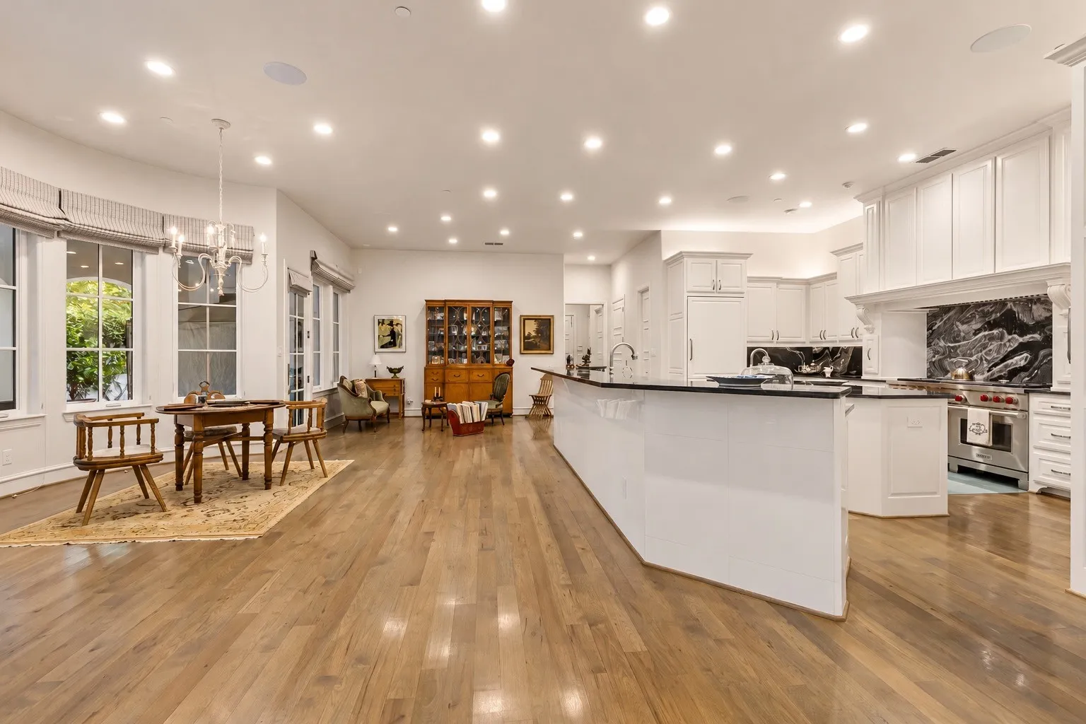 Single Family Residence For Sale in Dallas County , 4501 Normandy Avenue, University Park, Texas 75205, 3 Bedroom, 4 Bathroom, 2 Garage spaces, 4,755 Sqft, built in 2014, mls#21412822, Real Estate Agent in University Park, Homes For Sale in Dallas county, Homes For Sale in University Park, Realtor in University Park Texas, Real Estate Brokerage Independent Realty Texas, Luminita Cordes Realtor