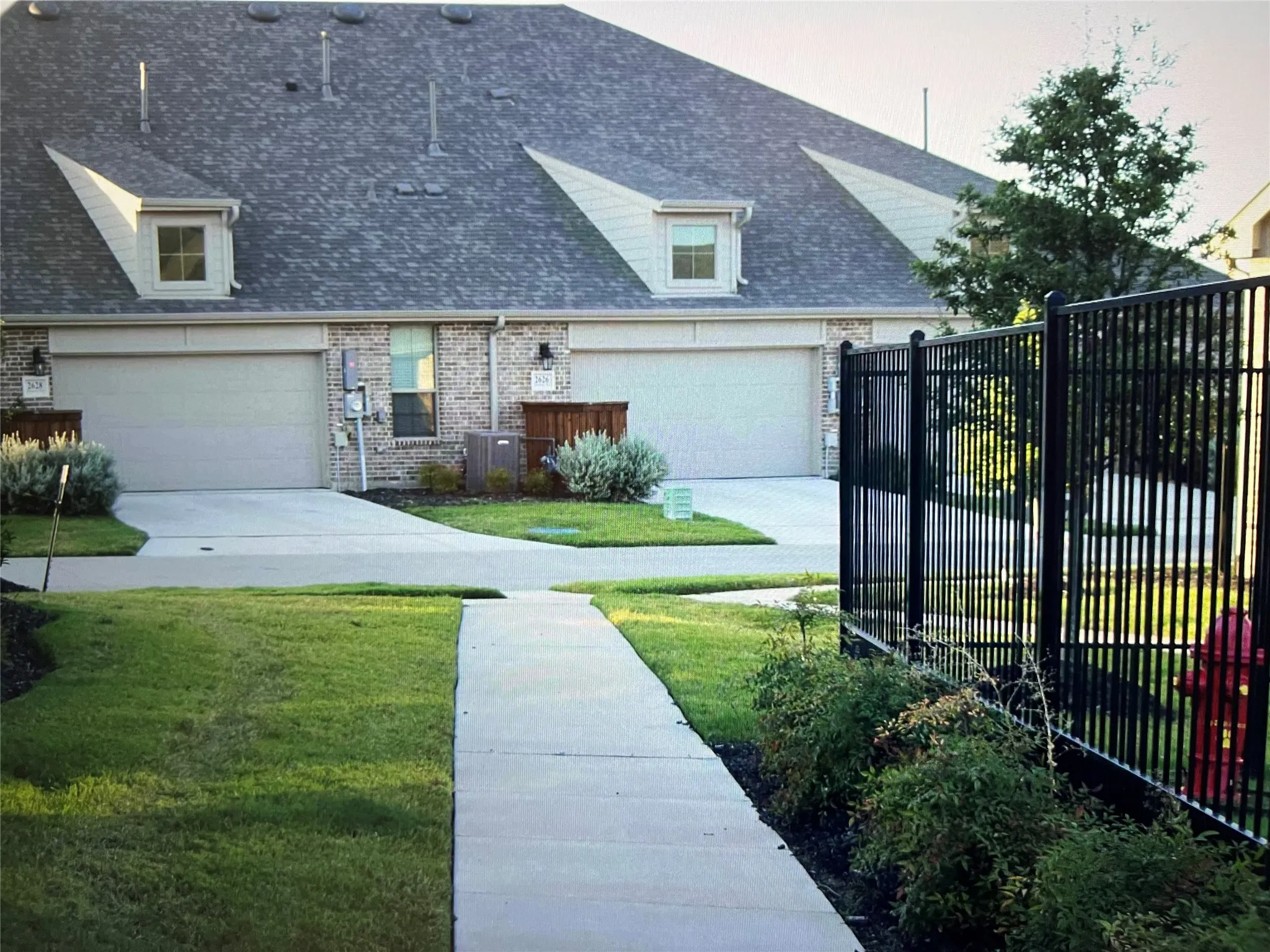 Single Family Residence For Rent in Dallas County , 7220 Merlot Place, Grand Prairie, Texas 75054, 2 Bedroom, 2 Bathroom, 2 Garage spaces, 1,376 Sqft, built in 2021, mls#21411196, Real Estate Agent in Grand Prairie, Homes For Rent in Dallas county, Homes For Rent in Grand Prairie, Realtor in Grand Prairie Texas, Real Estate Brokerage Independent Realty Texas, Luminita Cordes Realtor