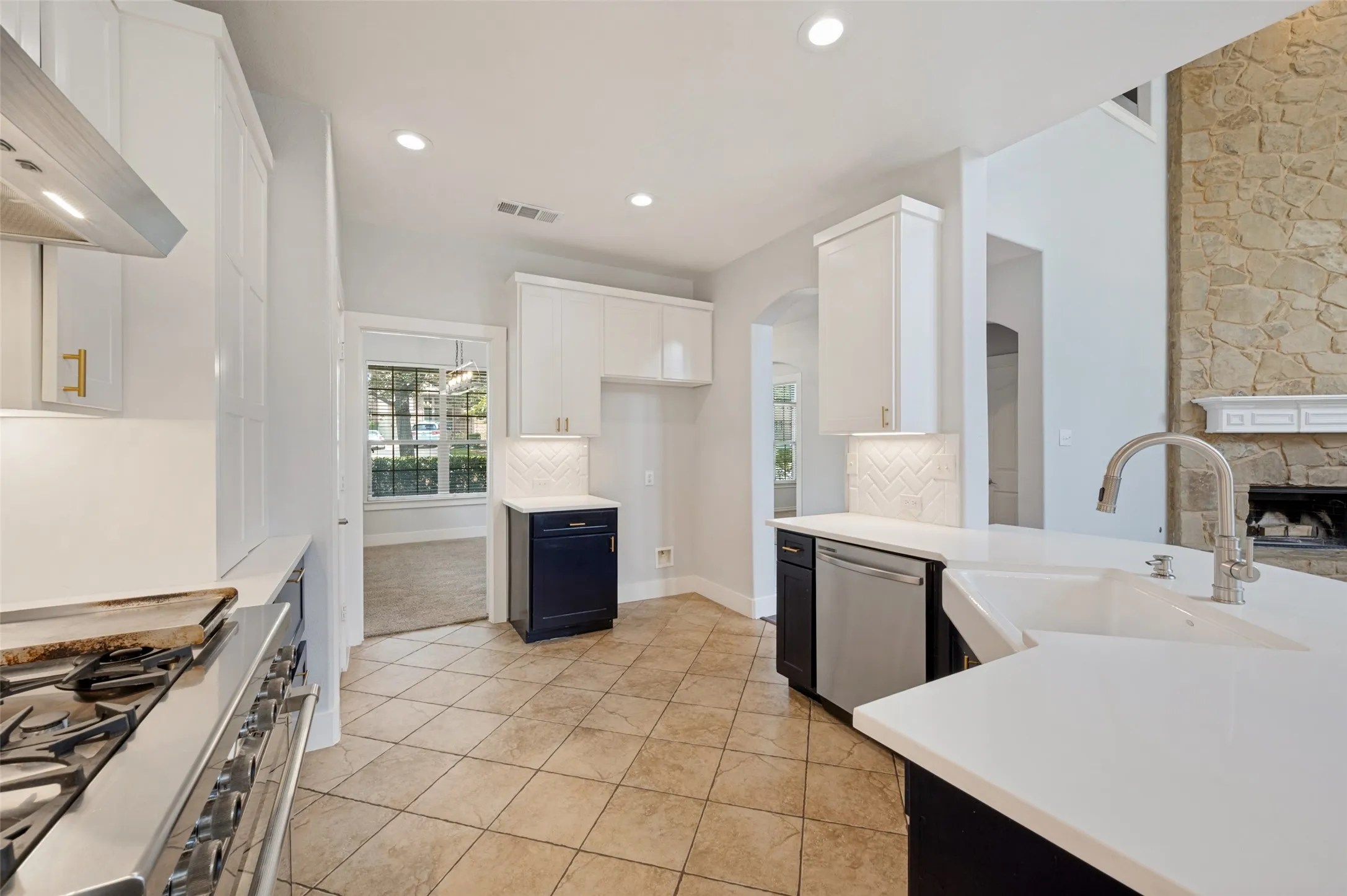 Single Family Residence For Sale in Tarrant County , 12725 Travers Trail, Fort Worth, Texas 76244, 4 Bedroom, 4 Bathroom, 2 Garage spaces, 3,280 Sqft, built in 2008, mls#21409889, Real Estate Agent in Fort Worth, Homes For Sale in Tarrant county, Homes For Sale in Fort Worth, Realtor in Fort Worth Texas, Real Estate Brokerage Independent Realty Texas, Luminita Cordes Realtor