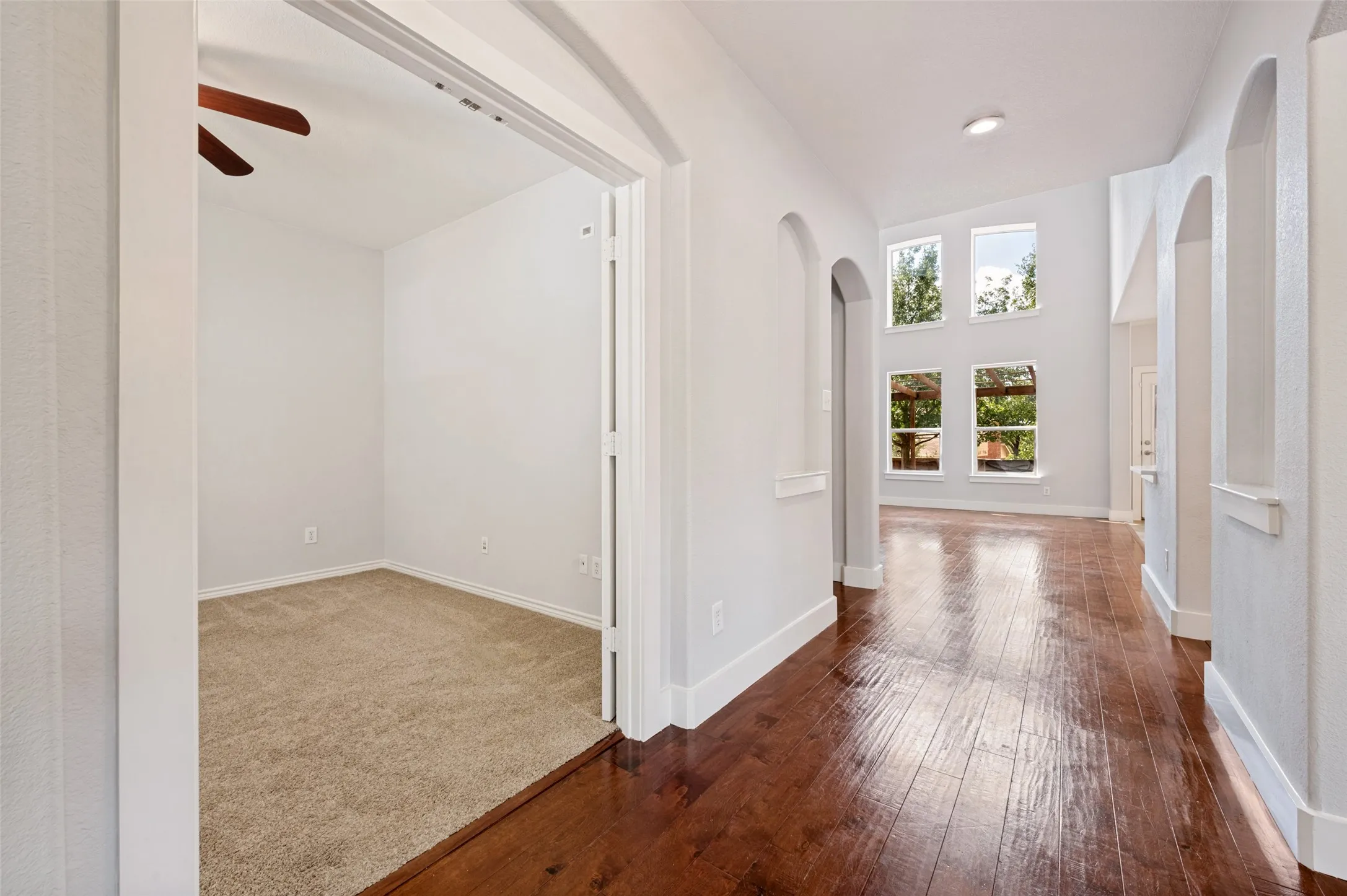 Single Family Residence For Sale in Tarrant County , 12725 Travers Trail, Fort Worth, Texas 76244, 4 Bedroom, 4 Bathroom, 2 Garage spaces, 3,280 Sqft, built in 2008, mls#21409889, Real Estate Agent in Fort Worth, Homes For Sale in Tarrant county, Homes For Sale in Fort Worth, Realtor in Fort Worth Texas, Real Estate Brokerage Independent Realty Texas, Luminita Cordes Realtor