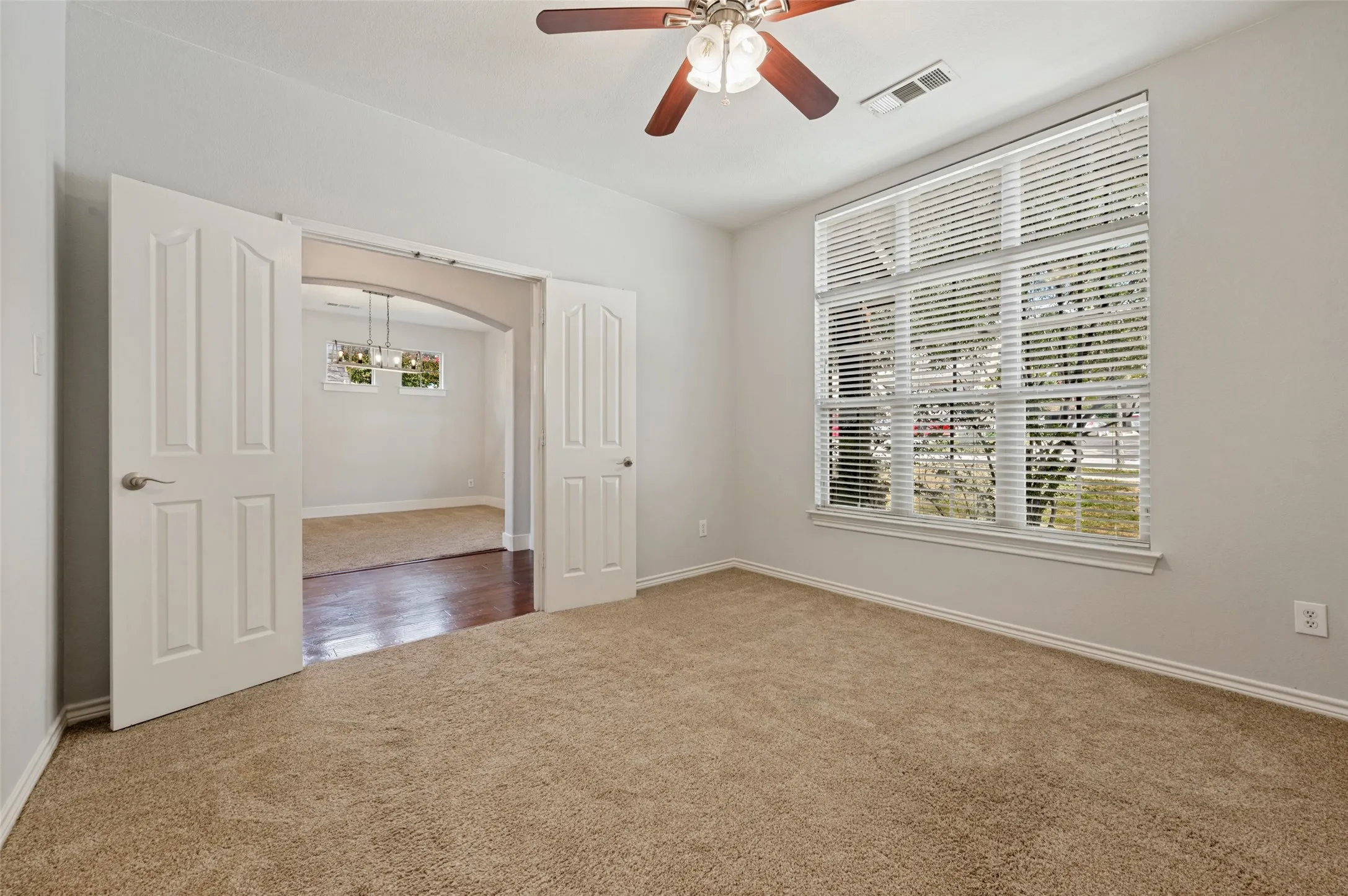 Single Family Residence For Sale in Tarrant County , 12725 Travers Trail, Fort Worth, Texas 76244, 4 Bedroom, 4 Bathroom, 2 Garage spaces, 3,280 Sqft, built in 2008, mls#21409889, Real Estate Agent in Fort Worth, Homes For Sale in Tarrant county, Homes For Sale in Fort Worth, Realtor in Fort Worth Texas, Real Estate Brokerage Independent Realty Texas, Luminita Cordes Realtor