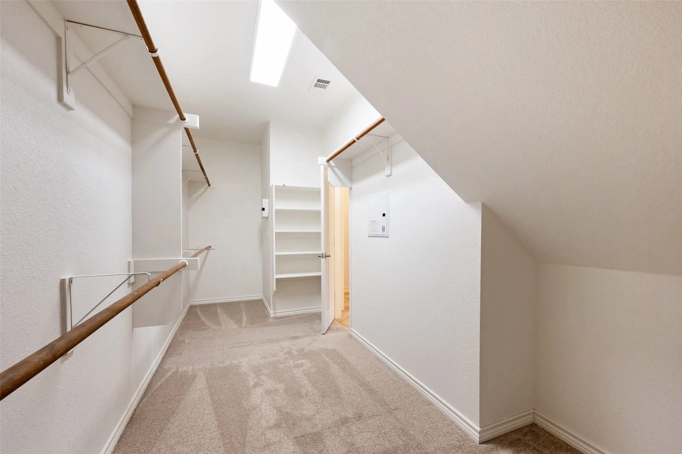 Single Family Residence For Sale in Tarrant County , 12725 Travers Trail, Fort Worth, Texas 76244, 4 Bedroom, 4 Bathroom, 2 Garage spaces, 3,280 Sqft, built in 2008, mls#21409889, Real Estate Agent in Fort Worth, Homes For Sale in Tarrant county, Homes For Sale in Fort Worth, Realtor in Fort Worth Texas, Real Estate Brokerage Independent Realty Texas, Luminita Cordes Realtor