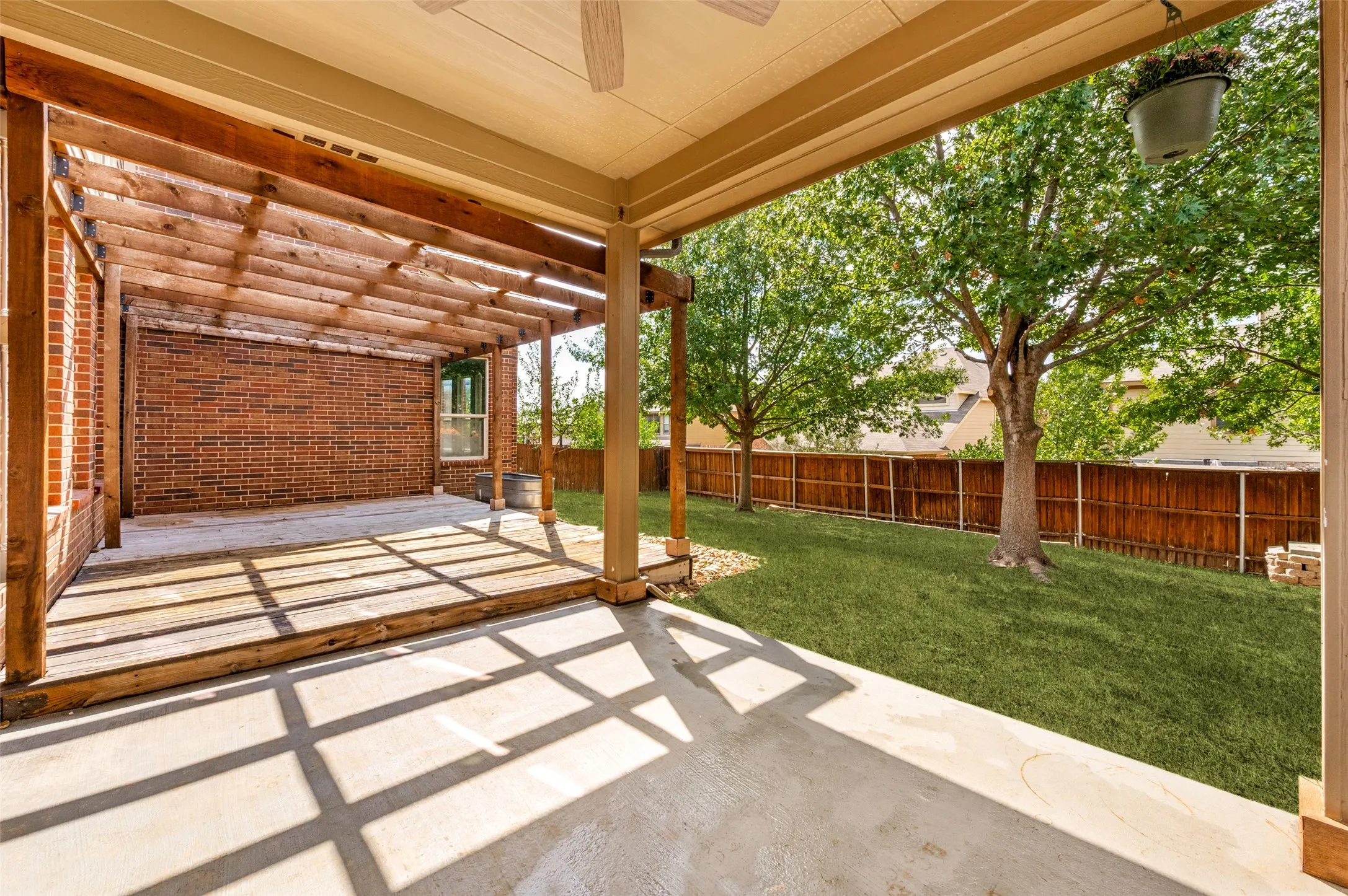 Single Family Residence For Sale in Tarrant County , 12725 Travers Trail, Fort Worth, Texas 76244, 4 Bedroom, 4 Bathroom, 2 Garage spaces, 3,280 Sqft, built in 2008, mls#21409889, Real Estate Agent in Fort Worth, Homes For Sale in Tarrant county, Homes For Sale in Fort Worth, Realtor in Fort Worth Texas, Real Estate Brokerage Independent Realty Texas, Luminita Cordes Realtor