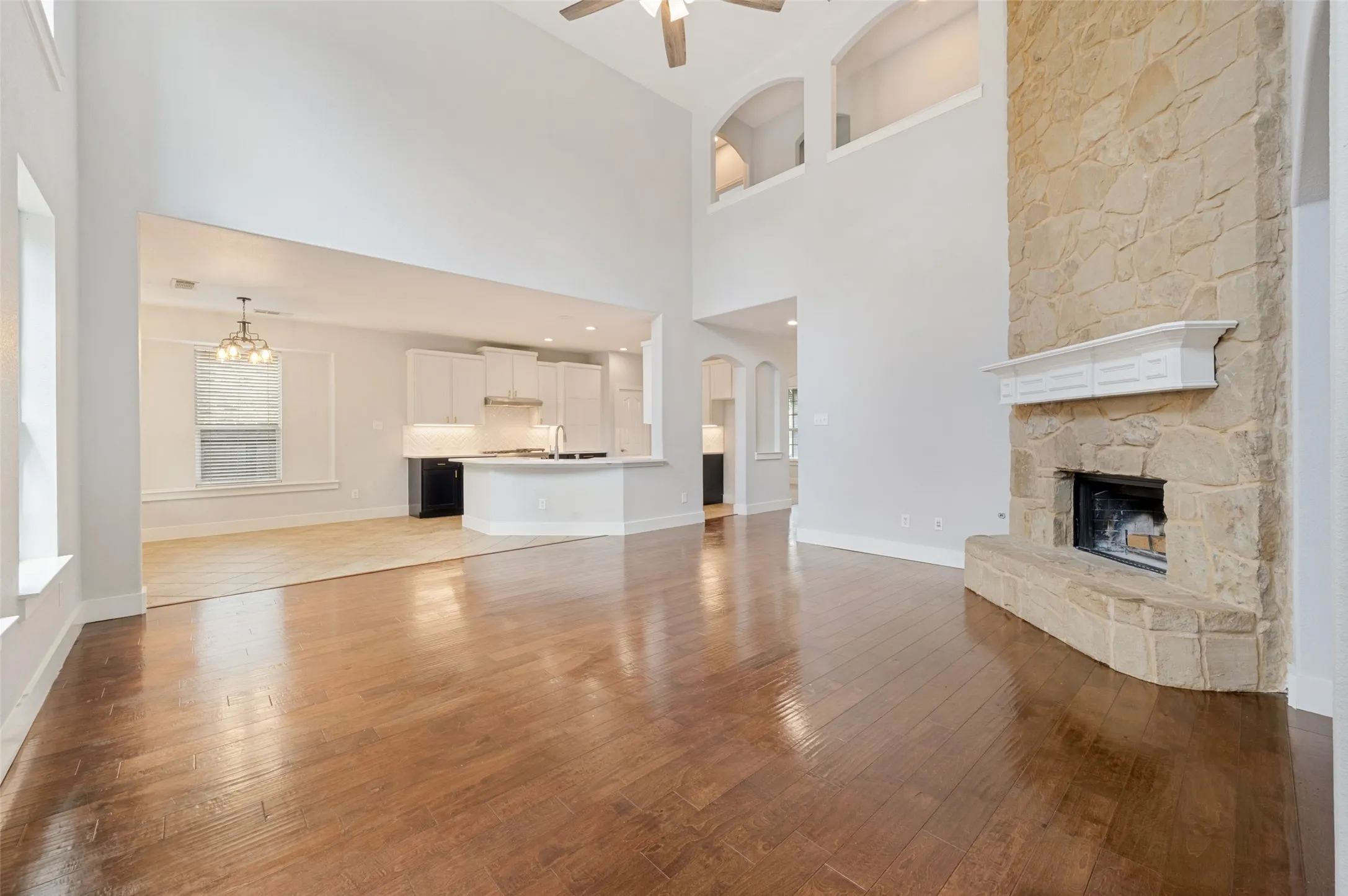 Single Family Residence For Sale in Tarrant County , 12725 Travers Trail, Fort Worth, Texas 76244, 4 Bedroom, 4 Bathroom, 2 Garage spaces, 3,280 Sqft, built in 2008, mls#21409889, Real Estate Agent in Fort Worth, Homes For Sale in Tarrant county, Homes For Sale in Fort Worth, Realtor in Fort Worth Texas, Real Estate Brokerage Independent Realty Texas, Luminita Cordes Realtor