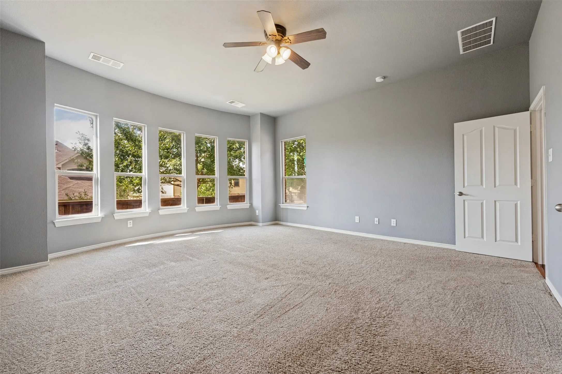 Single Family Residence For Sale in Tarrant County , 12725 Travers Trail, Fort Worth, Texas 76244, 4 Bedroom, 4 Bathroom, 2 Garage spaces, 3,280 Sqft, built in 2008, mls#21409889, Real Estate Agent in Fort Worth, Homes For Sale in Tarrant county, Homes For Sale in Fort Worth, Realtor in Fort Worth Texas, Real Estate Brokerage Independent Realty Texas, Luminita Cordes Realtor