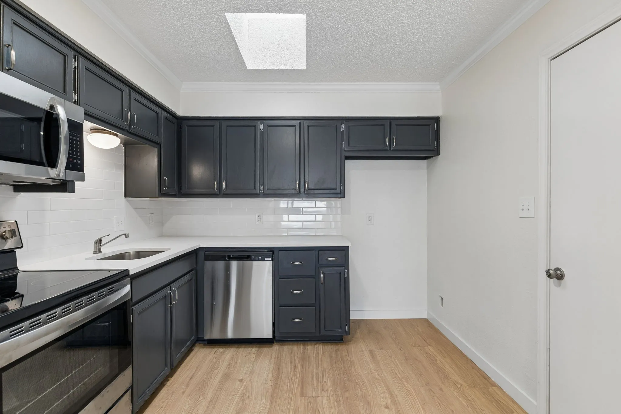 Single Family Residence For Sale in Denton County , 1010 Bull Run, Denton, Texas 76209, 3 Bedroom, 2 Bathroom, 1 Garage spaces, 1,114 Sqft, built in 1986, mls#21413335, Real Estate Agent in Denton, Homes For Sale in Denton county, Homes For Sale in Denton, Realtor in Denton Texas, Real Estate Brokerage Independent Realty Texas, Luminita Cordes Realtor