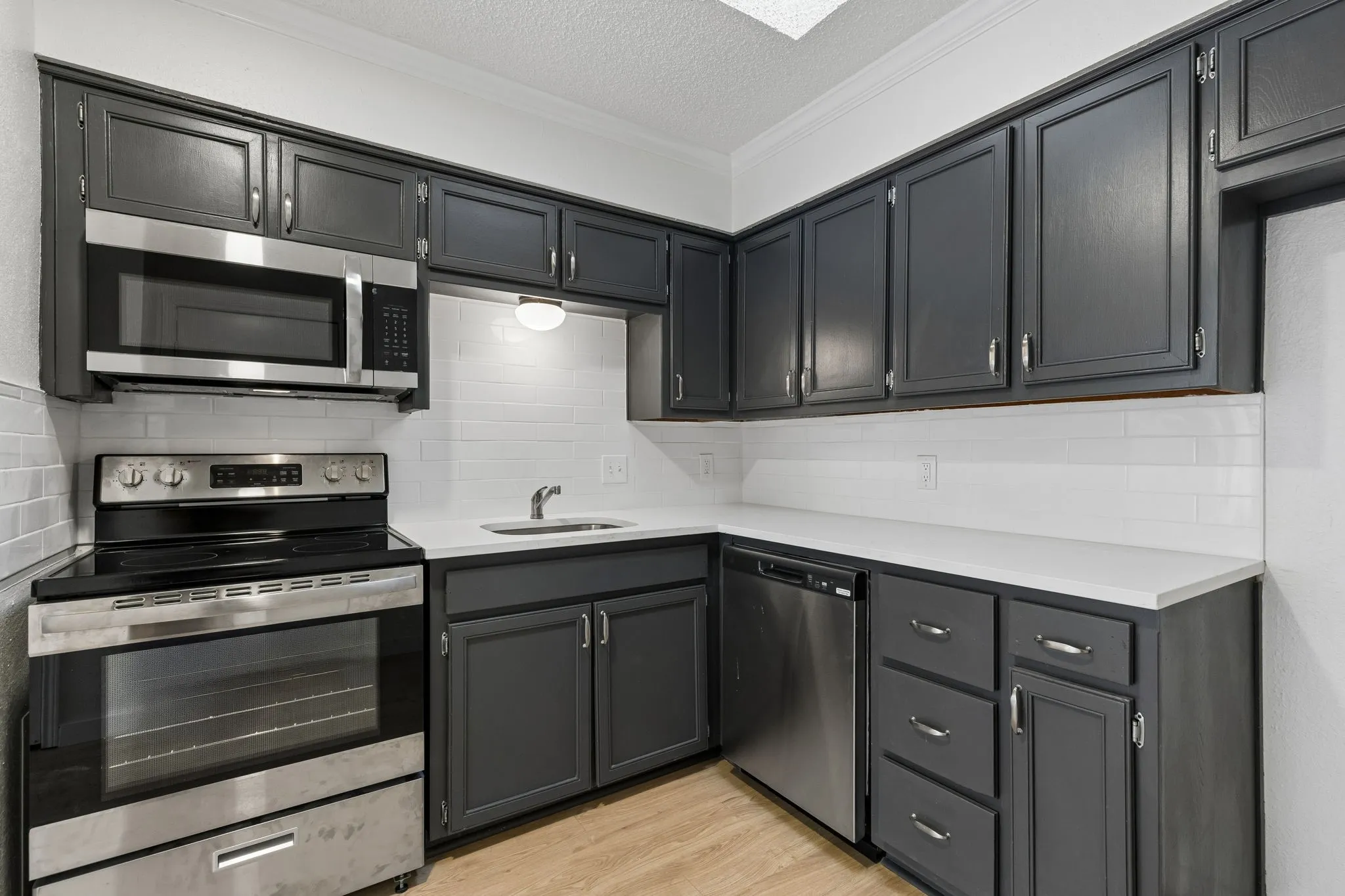 Single Family Residence For Sale in Denton County , 1010 Bull Run, Denton, Texas 76209, 3 Bedroom, 2 Bathroom, 1 Garage spaces, 1,114 Sqft, built in 1986, mls#21413335, Real Estate Agent in Denton, Homes For Sale in Denton county, Homes For Sale in Denton, Realtor in Denton Texas, Real Estate Brokerage Independent Realty Texas, Luminita Cordes Realtor