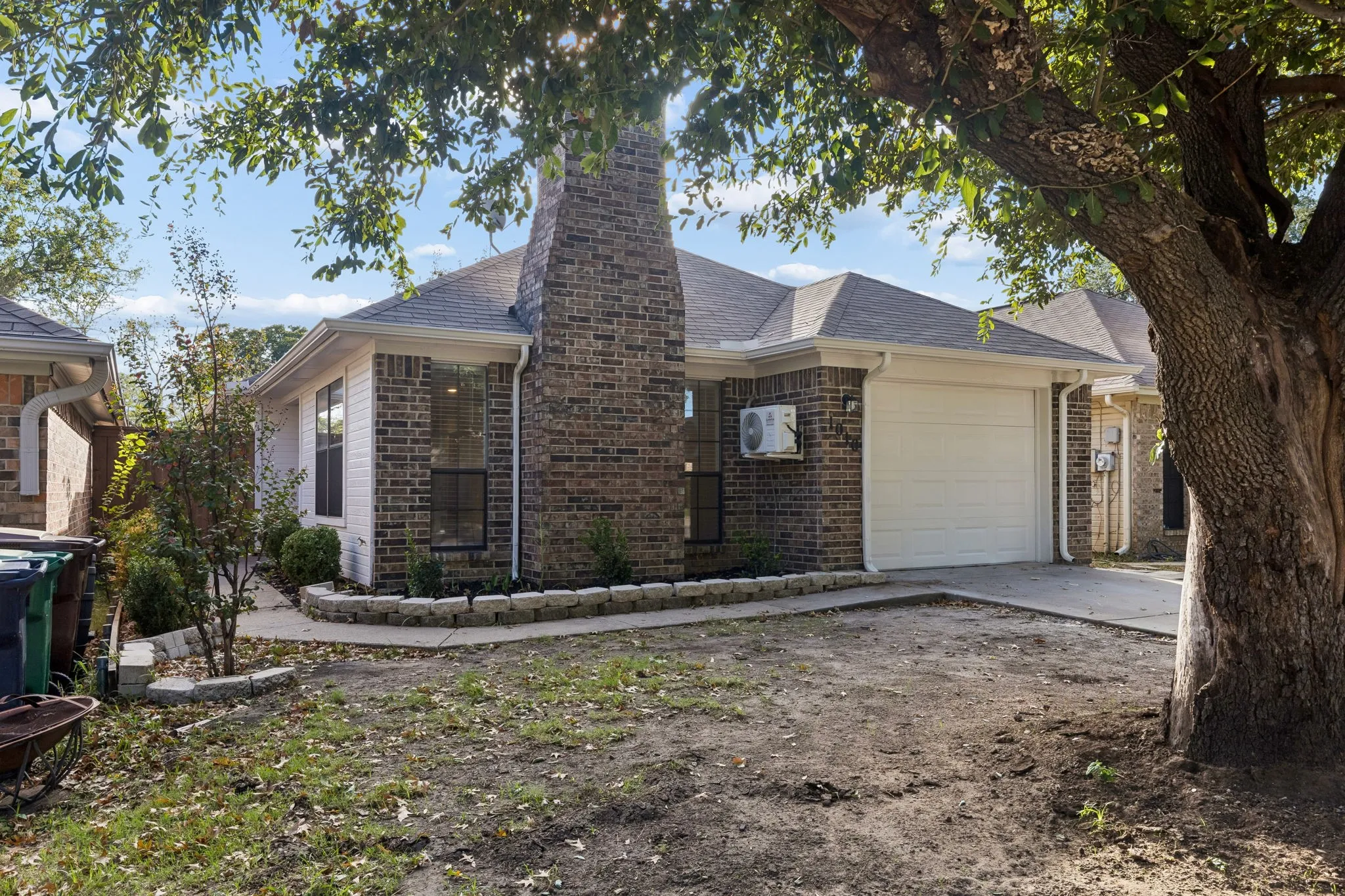 Single Family Residence For Sale in Denton County , 1010 Bull Run, Denton, Texas 76209, 3 Bedroom, 2 Bathroom, 1 Garage spaces, 1,114 Sqft, built in 1986, mls#21413335, Real Estate Agent in Denton, Homes For Sale in Denton county, Homes For Sale in Denton, Realtor in Denton Texas, Real Estate Brokerage Independent Realty Texas, Luminita Cordes Realtor