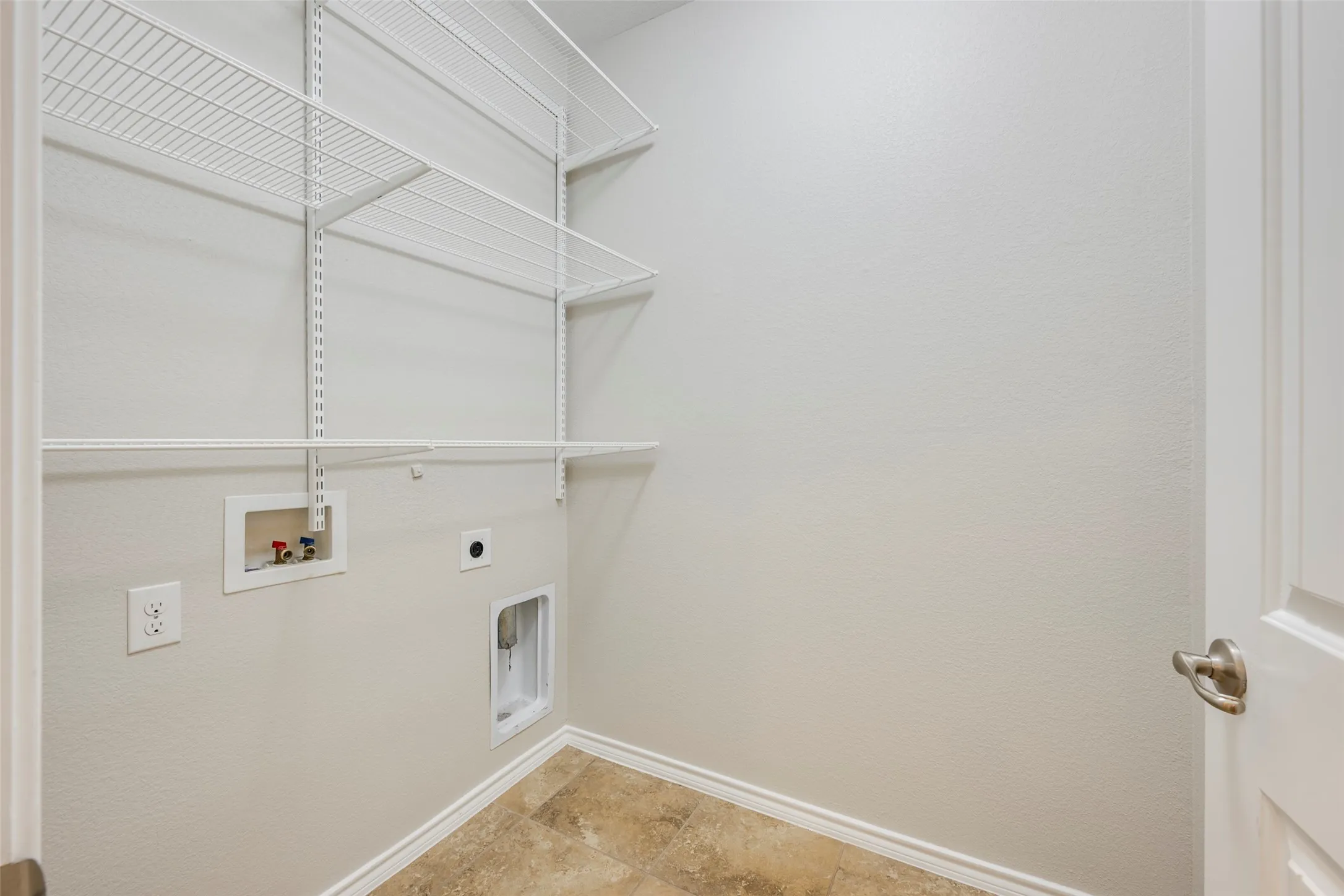Single Family Residence For Sale in Tarrant County , 13841 Langston Lake Road, Fort Worth, Texas 76262, 3 Bedroom, 2 Bathroom, 2 Garage spaces, 1,712 Sqft, built in 2016, mls#21413485, Real Estate Agent in Fort Worth, Homes For Sale in Tarrant county, Homes For Sale in Fort Worth, Realtor in Fort Worth Texas, Real Estate Brokerage Independent Realty Texas, Luminita Cordes Realtor