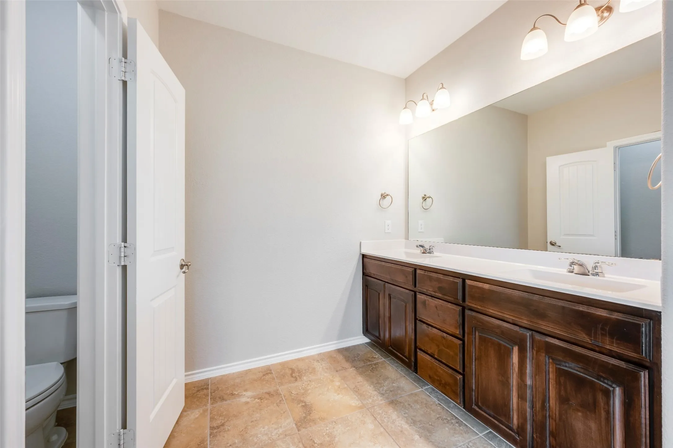 Single Family Residence For Sale in Tarrant County , 13841 Langston Lake Road, Fort Worth, Texas 76262, 3 Bedroom, 2 Bathroom, 2 Garage spaces, 1,712 Sqft, built in 2016, mls#21413485, Real Estate Agent in Fort Worth, Homes For Sale in Tarrant county, Homes For Sale in Fort Worth, Realtor in Fort Worth Texas, Real Estate Brokerage Independent Realty Texas, Luminita Cordes Realtor