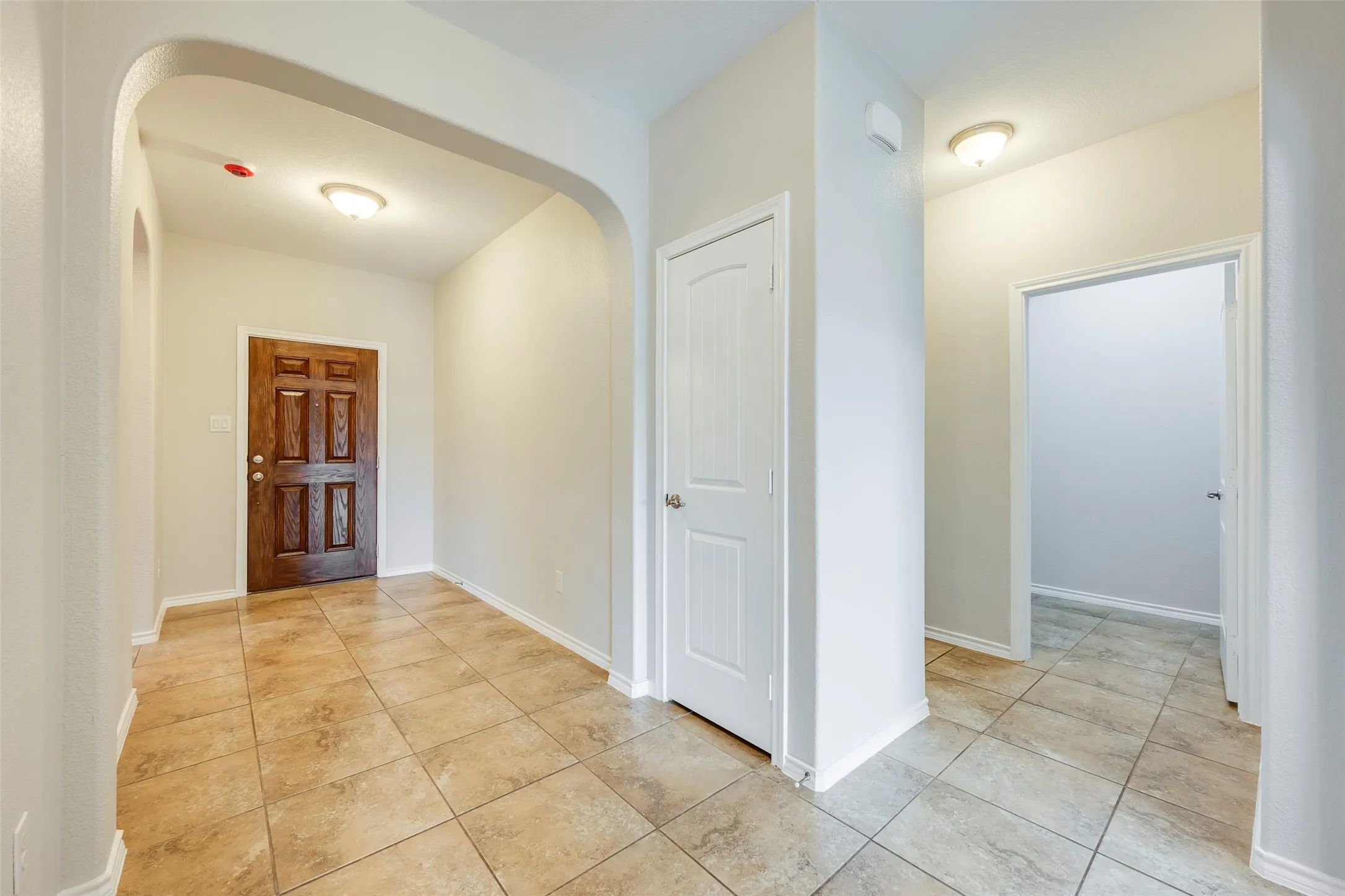 Single Family Residence For Sale in Tarrant County , 13841 Langston Lake Road, Fort Worth, Texas 76262, 3 Bedroom, 2 Bathroom, 2 Garage spaces, 1,712 Sqft, built in 2016, mls#21413485, Real Estate Agent in Fort Worth, Homes For Sale in Tarrant county, Homes For Sale in Fort Worth, Realtor in Fort Worth Texas, Real Estate Brokerage Independent Realty Texas, Luminita Cordes Realtor