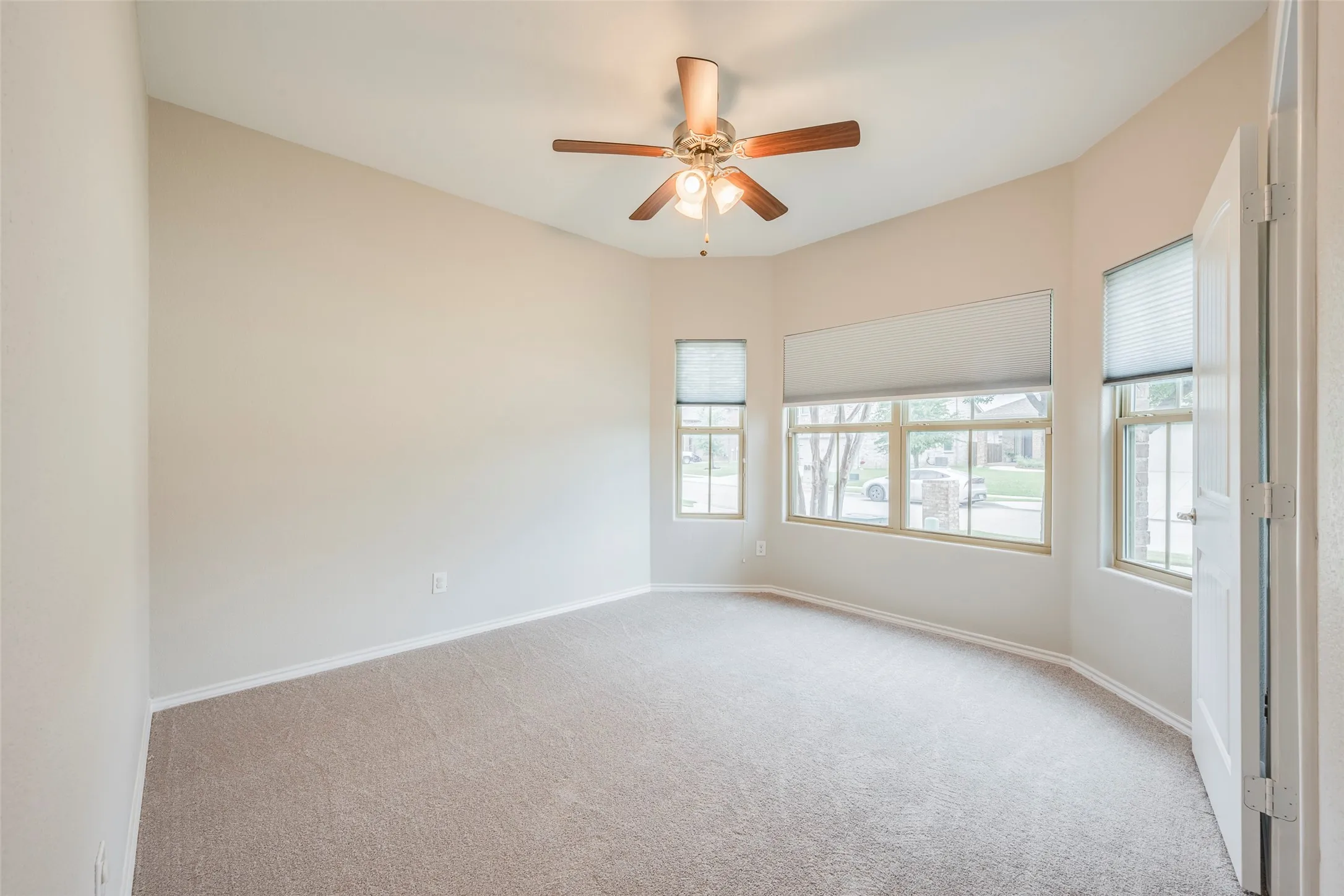 Single Family Residence For Sale in Tarrant County , 13841 Langston Lake Road, Fort Worth, Texas 76262, 3 Bedroom, 2 Bathroom, 2 Garage spaces, 1,712 Sqft, built in 2016, mls#21413485, Real Estate Agent in Fort Worth, Homes For Sale in Tarrant county, Homes For Sale in Fort Worth, Realtor in Fort Worth Texas, Real Estate Brokerage Independent Realty Texas, Luminita Cordes Realtor
