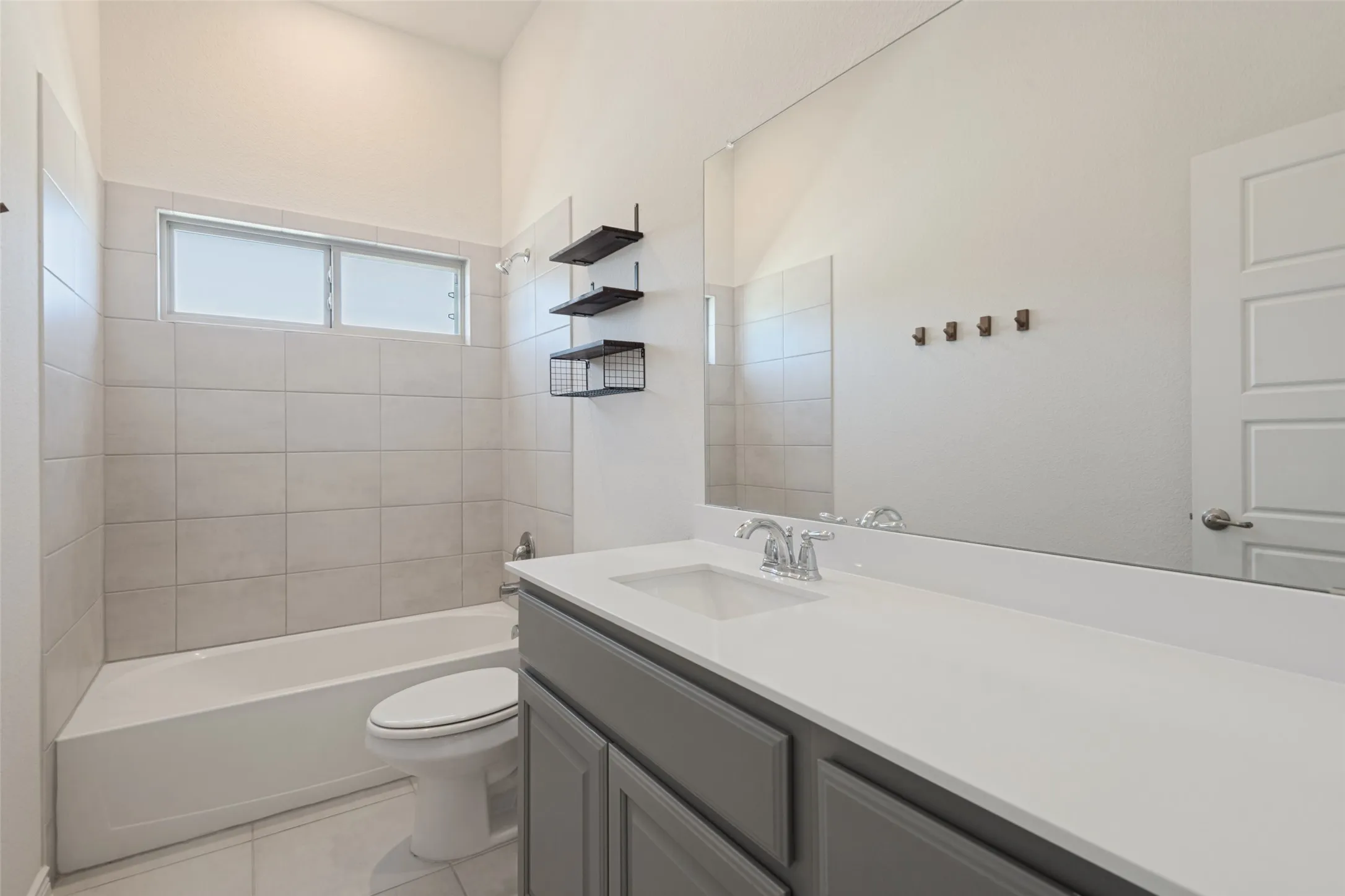 Single Family Residence For Rent in Kaufman County , 4108 Ellinger Drive, Heath, Texas 75126, 4 Bedroom, 2 Bathroom, 2 Garage spaces, 2,095 Sqft, built in 2022, mls#21413921, Real Estate Agent in Heath, Homes For Rent in Kaufman county, Homes For Rent in Heath, Realtor in Heath Texas, Real Estate Brokerage Independent Realty Texas, Luminita Cordes Realtor