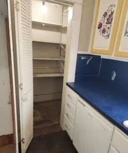 Single Family Residence For Sale in Brown County , 1715 Austin Avenue, Brownwood, Texas 76801, 2 Bedroom, 2 Bathroom, 1 Garage spaces, 1,810 Sqft, built in 1900, mls#21413864, Real Estate Agent in Brownwood, Homes For Sale in Brown county, Homes For Sale in Brownwood, Realtor in Brownwood Texas, Real Estate Brokerage Independent Realty Texas, Luminita Cordes Realtor