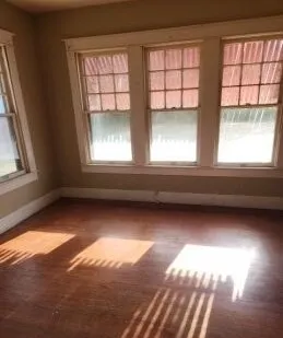 Single Family Residence For Sale in Brown County , 1715 Austin Avenue, Brownwood, Texas 76801, 2 Bedroom, 2 Bathroom, 1 Garage spaces, 1,810 Sqft, built in 1900, mls#21413864, Real Estate Agent in Brownwood, Homes For Sale in Brown county, Homes For Sale in Brownwood, Realtor in Brownwood Texas, Real Estate Brokerage Independent Realty Texas, Luminita Cordes Realtor