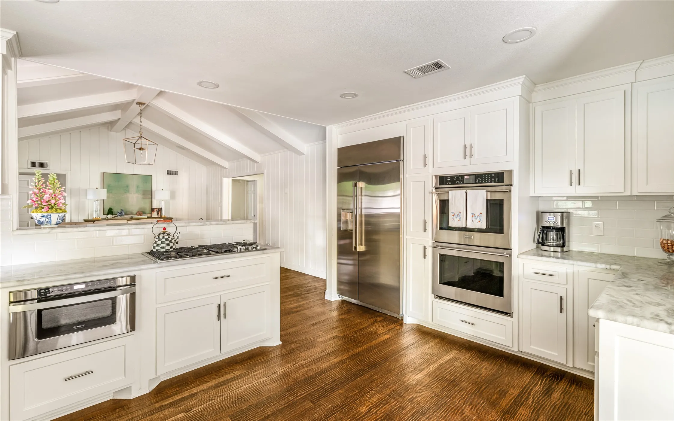 Single Family Residence For Sale in Tarrant County , 3417 Acorn Run, Fort Worth, Texas 76109, 4 Bedroom, 4 Bathroom, 2 Garage spaces, 3,814 Sqft, built in 1964, mls#21411626, Real Estate Agent in Fort Worth, Homes For Sale in Tarrant county, Homes For Sale in Fort Worth, Realtor in Fort Worth Texas, Real Estate Brokerage Independent Realty Texas, Luminita Cordes Realtor