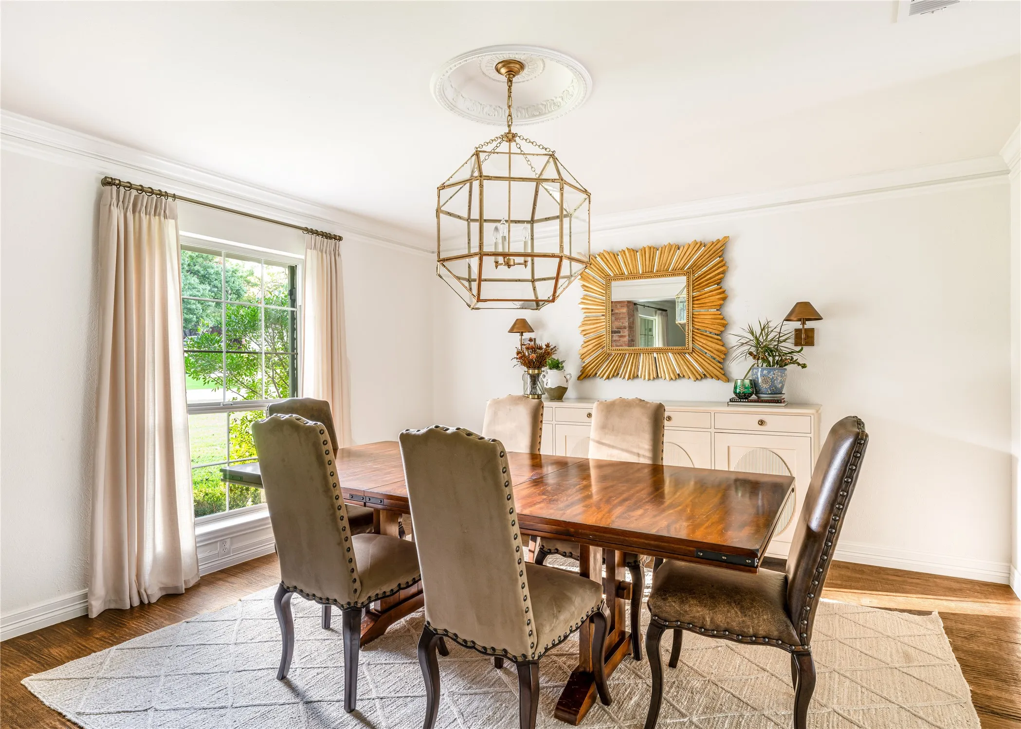 Single Family Residence For Sale in Tarrant County , 3417 Acorn Run, Fort Worth, Texas 76109, 4 Bedroom, 4 Bathroom, 2 Garage spaces, 3,814 Sqft, built in 1964, mls#21411626, Real Estate Agent in Fort Worth, Homes For Sale in Tarrant county, Homes For Sale in Fort Worth, Realtor in Fort Worth Texas, Real Estate Brokerage Independent Realty Texas, Luminita Cordes Realtor