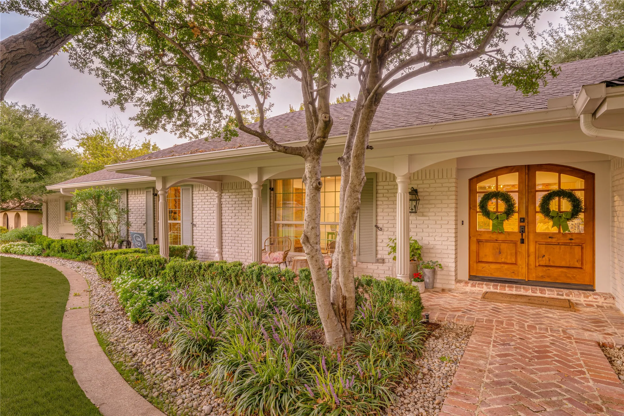 Single Family Residence For Sale in Tarrant County , 3417 Acorn Run, Fort Worth, Texas 76109, 4 Bedroom, 4 Bathroom, 2 Garage spaces, 3,814 Sqft, built in 1964, mls#21411626, Real Estate Agent in Fort Worth, Homes For Sale in Tarrant county, Homes For Sale in Fort Worth, Realtor in Fort Worth Texas, Real Estate Brokerage Independent Realty Texas, Luminita Cordes Realtor