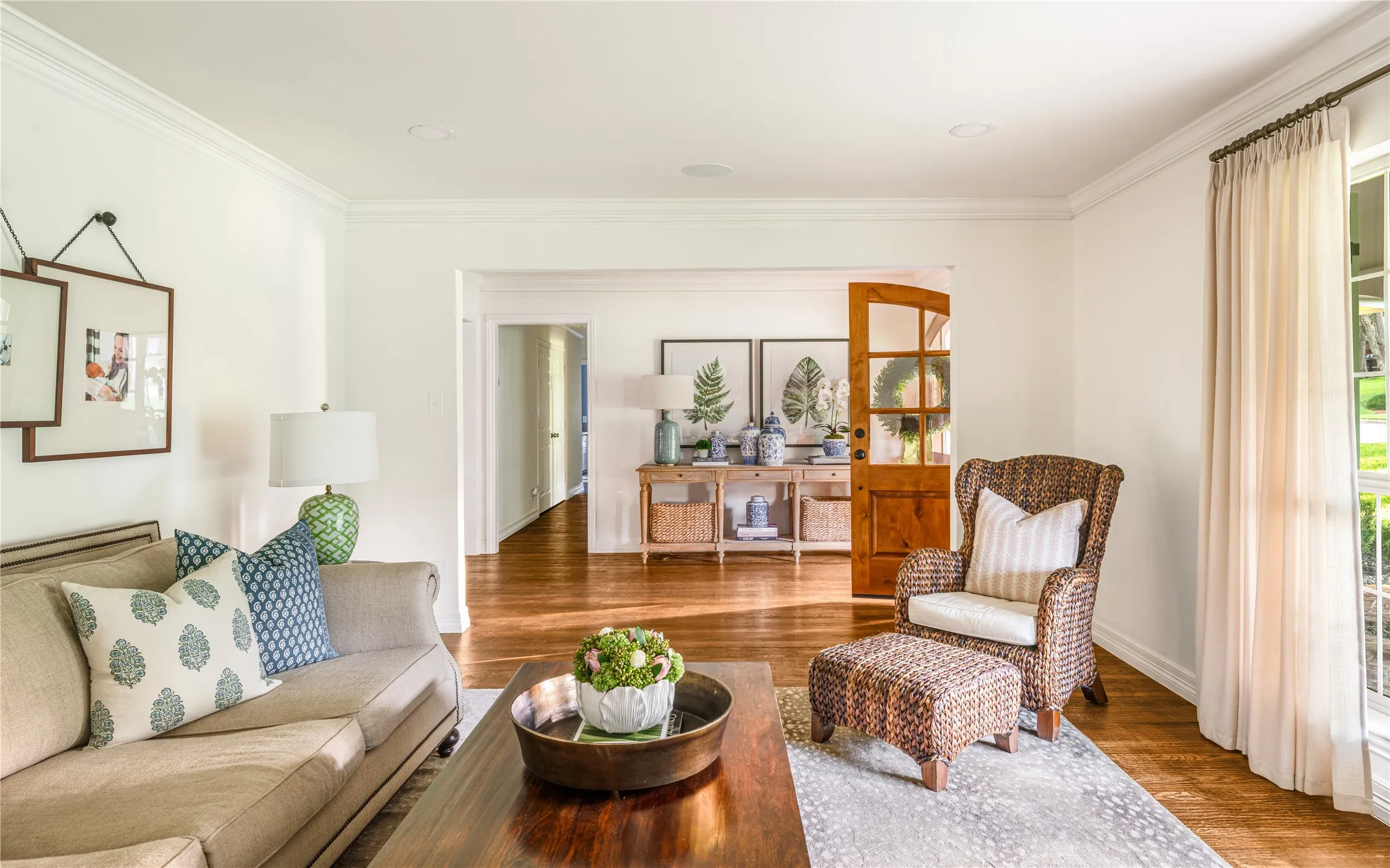 Single Family Residence For Sale in Tarrant County , 3417 Acorn Run, Fort Worth, Texas 76109, 4 Bedroom, 4 Bathroom, 2 Garage spaces, 3,814 Sqft, built in 1964, mls#21411626, Real Estate Agent in Fort Worth, Homes For Sale in Tarrant county, Homes For Sale in Fort Worth, Realtor in Fort Worth Texas, Real Estate Brokerage Independent Realty Texas, Luminita Cordes Realtor