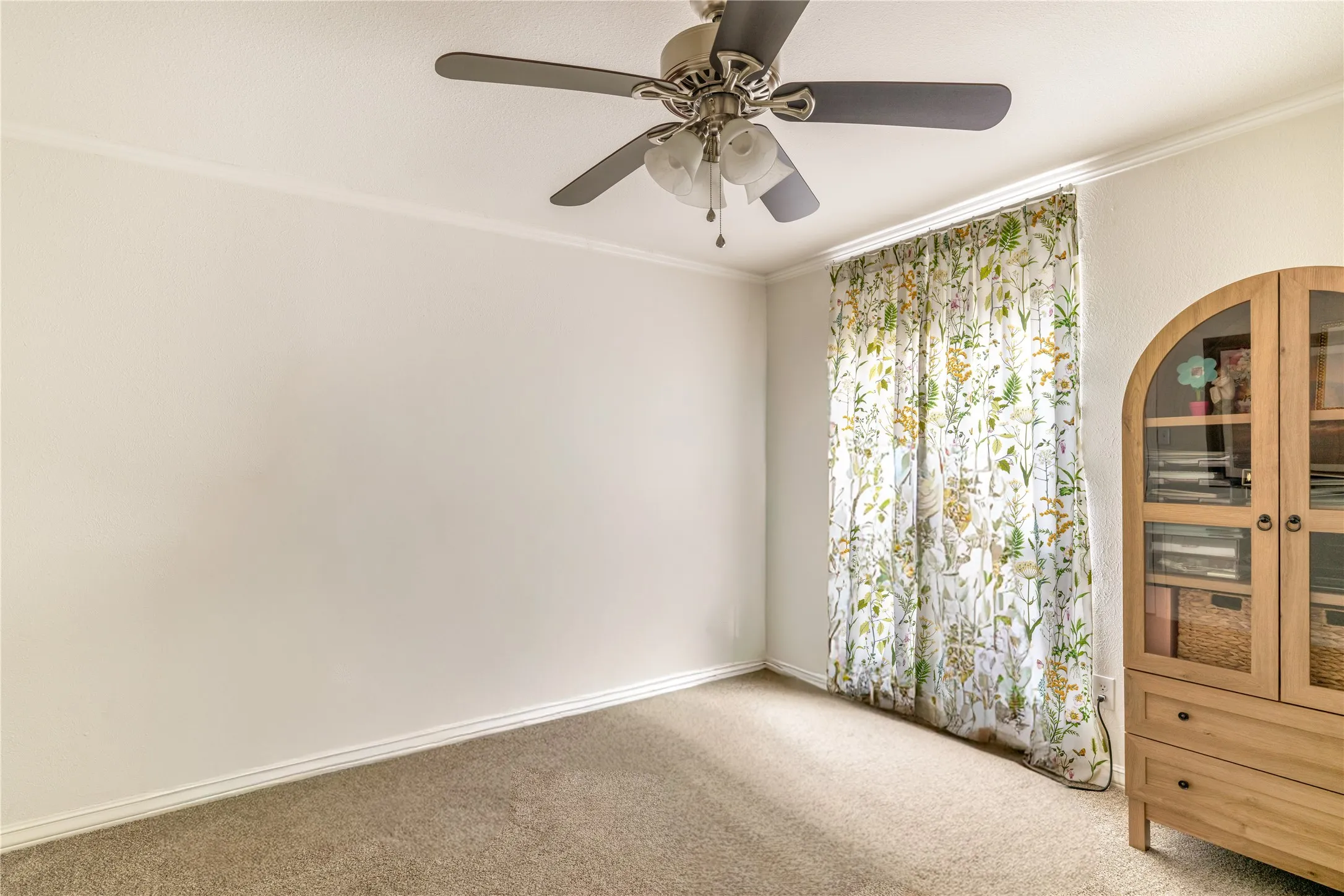 Single Family Residence For Sale in Tarrant County , 3417 Acorn Run, Fort Worth, Texas 76109, 4 Bedroom, 4 Bathroom, 2 Garage spaces, 3,814 Sqft, built in 1964, mls#21411626, Real Estate Agent in Fort Worth, Homes For Sale in Tarrant county, Homes For Sale in Fort Worth, Realtor in Fort Worth Texas, Real Estate Brokerage Independent Realty Texas, Luminita Cordes Realtor