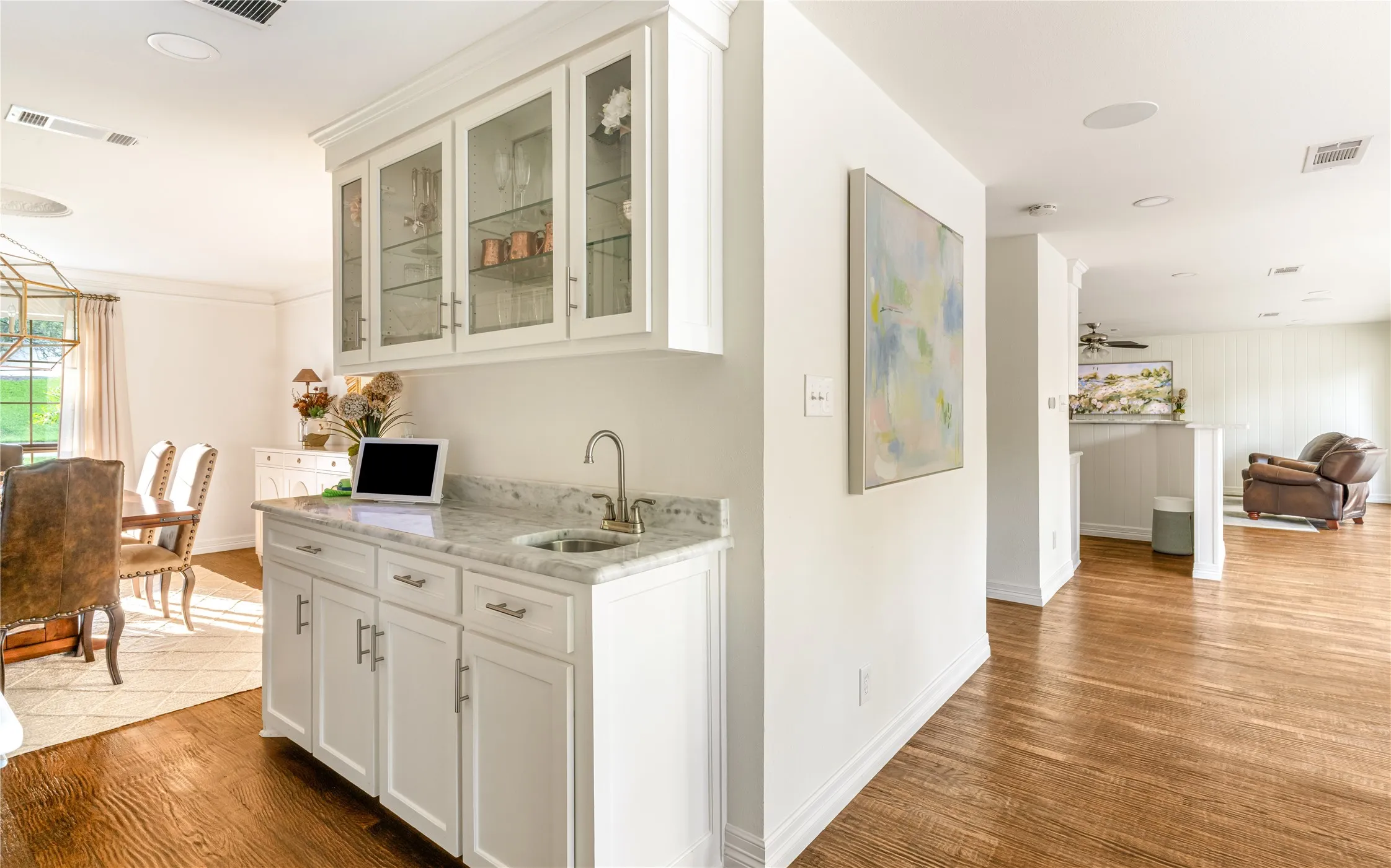 Single Family Residence For Sale in Tarrant County , 3417 Acorn Run, Fort Worth, Texas 76109, 4 Bedroom, 4 Bathroom, 2 Garage spaces, 3,814 Sqft, built in 1964, mls#21411626, Real Estate Agent in Fort Worth, Homes For Sale in Tarrant county, Homes For Sale in Fort Worth, Realtor in Fort Worth Texas, Real Estate Brokerage Independent Realty Texas, Luminita Cordes Realtor