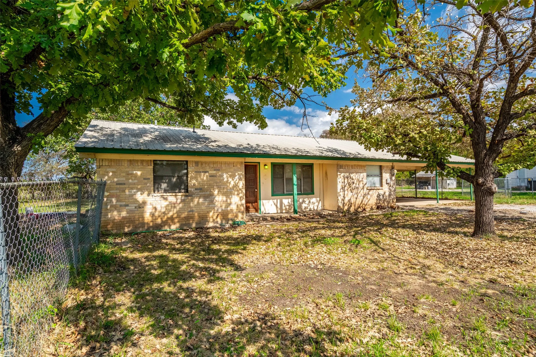 Single Family Residence For Sale in Wise County , 199 Park Street, Newark, Texas 76071, 3 Bedroom, 2 Bathroom, Garage spaces, 1,598 Sqft, built in 1978, mls#21412048, Real Estate Agent in Newark, Homes For Sale in Wise county, Homes For Sale in Newark, Realtor in Newark Texas, Real Estate Brokerage Independent Realty Texas, Luminita Cordes Realtor