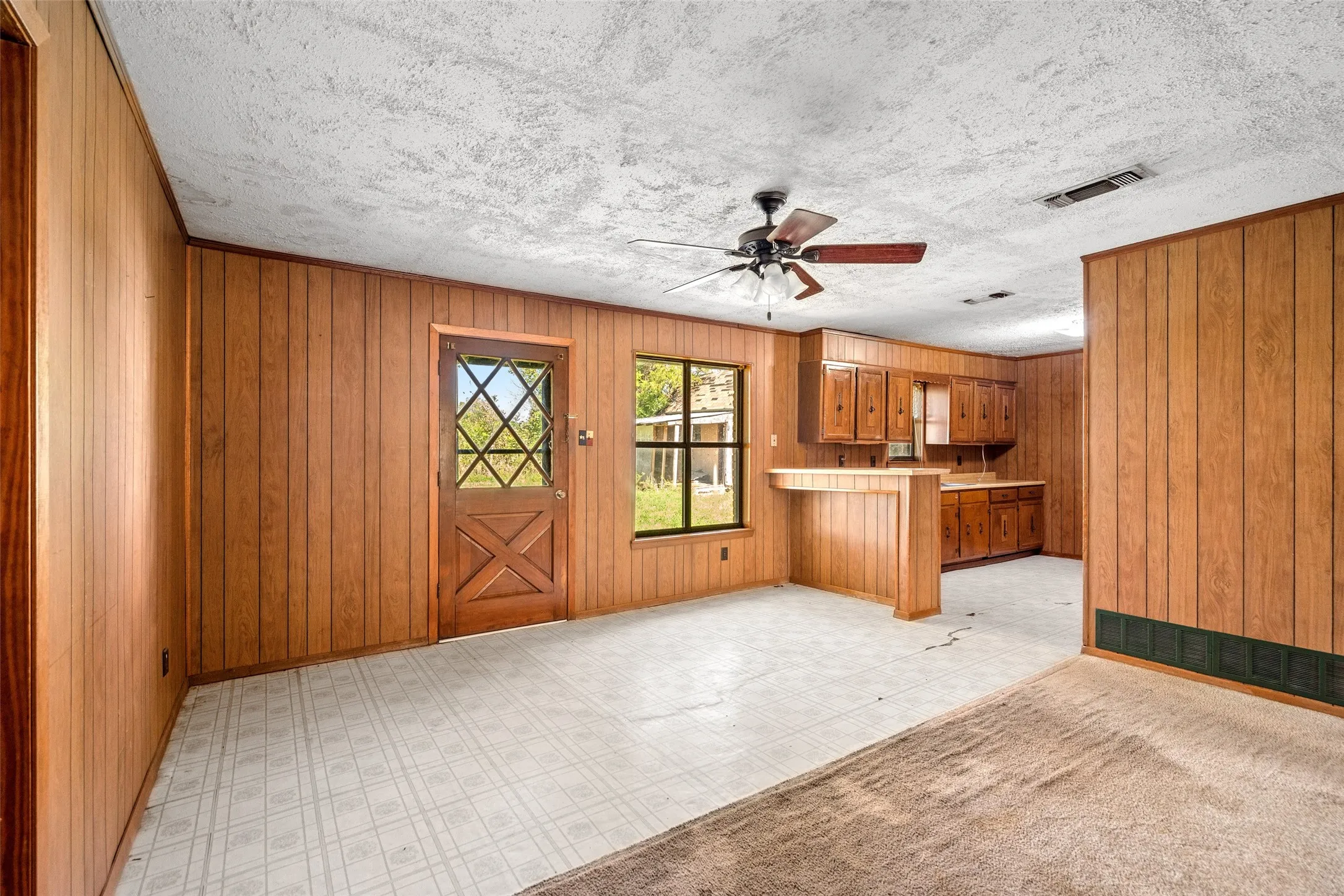 Single Family Residence For Sale in Wise County , 199 Park Street, Newark, Texas 76071, 3 Bedroom, 2 Bathroom, Garage spaces, 1,598 Sqft, built in 1978, mls#21412048, Real Estate Agent in Newark, Homes For Sale in Wise county, Homes For Sale in Newark, Realtor in Newark Texas, Real Estate Brokerage Independent Realty Texas, Luminita Cordes Realtor