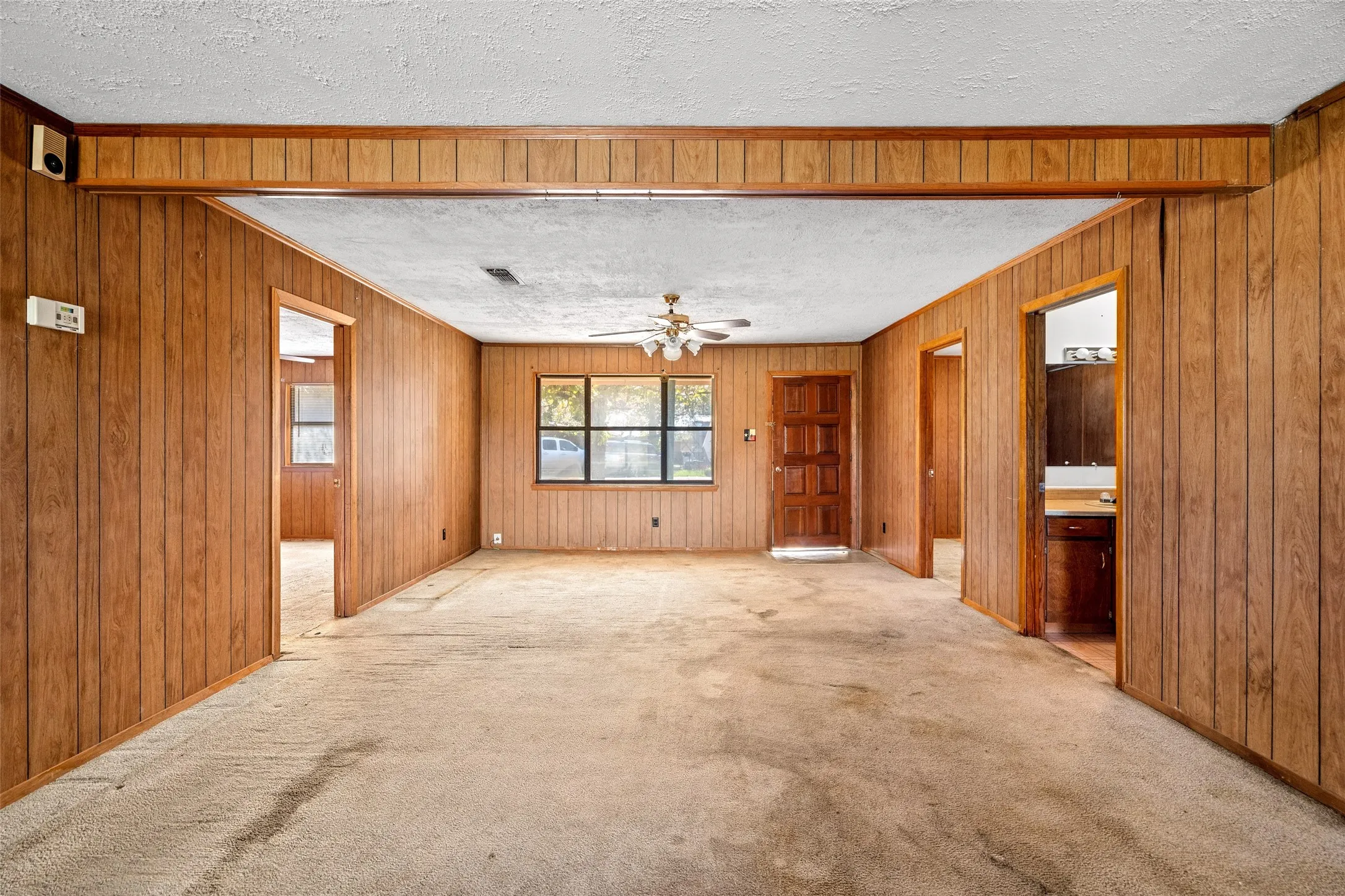 Single Family Residence For Sale in Wise County , 199 Park Street, Newark, Texas 76071, 3 Bedroom, 2 Bathroom, Garage spaces, 1,598 Sqft, built in 1978, mls#21412048, Real Estate Agent in Newark, Homes For Sale in Wise county, Homes For Sale in Newark, Realtor in Newark Texas, Real Estate Brokerage Independent Realty Texas, Luminita Cordes Realtor