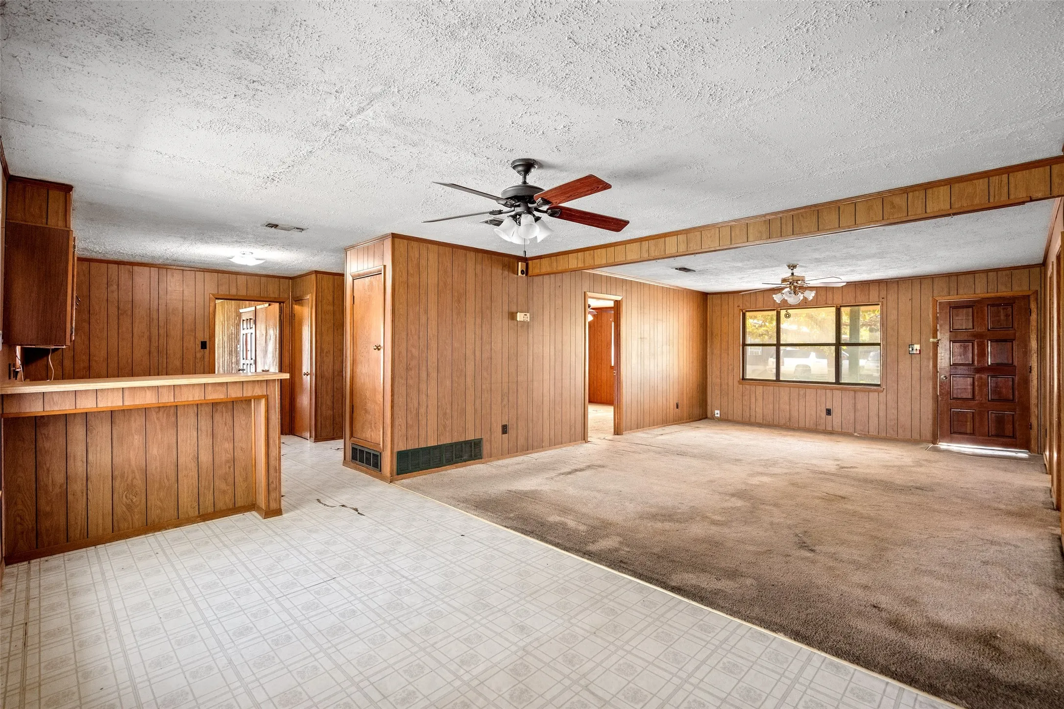 Single Family Residence For Sale in Wise County , 199 Park Street, Newark, Texas 76071, 3 Bedroom, 2 Bathroom, Garage spaces, 1,598 Sqft, built in 1978, mls#21412048, Real Estate Agent in Newark, Homes For Sale in Wise county, Homes For Sale in Newark, Realtor in Newark Texas, Real Estate Brokerage Independent Realty Texas, Luminita Cordes Realtor