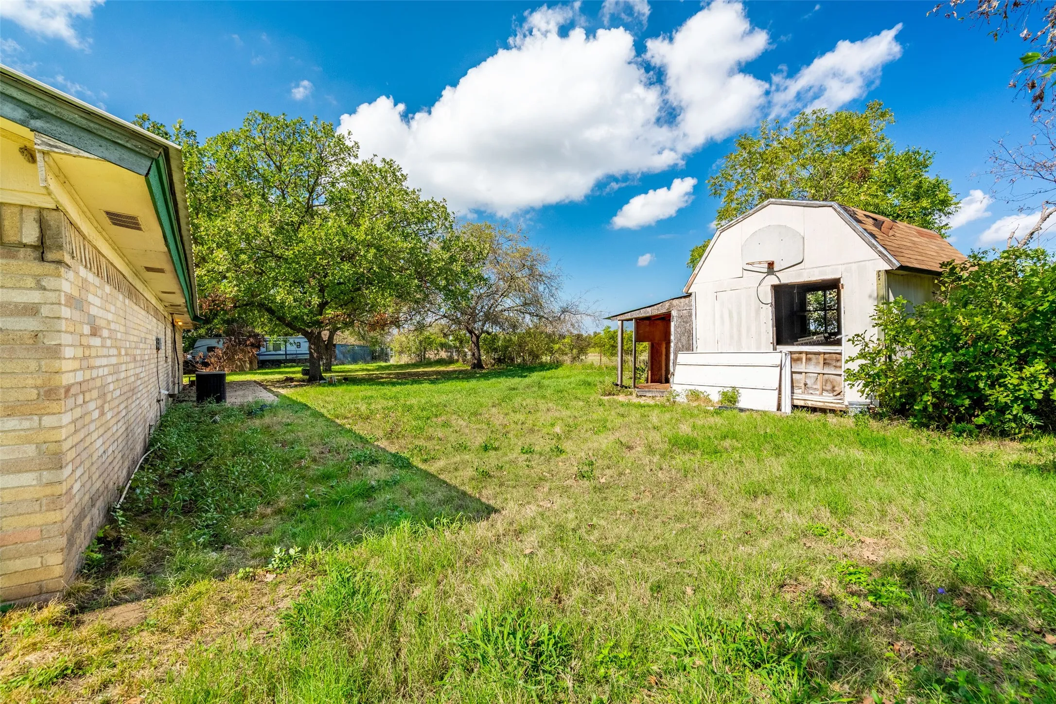 Single Family Residence For Sale in Wise County , 199 Park Street, Newark, Texas 76071, 3 Bedroom, 2 Bathroom, Garage spaces, 1,598 Sqft, built in 1978, mls#21412048, Real Estate Agent in Newark, Homes For Sale in Wise county, Homes For Sale in Newark, Realtor in Newark Texas, Real Estate Brokerage Independent Realty Texas, Luminita Cordes Realtor