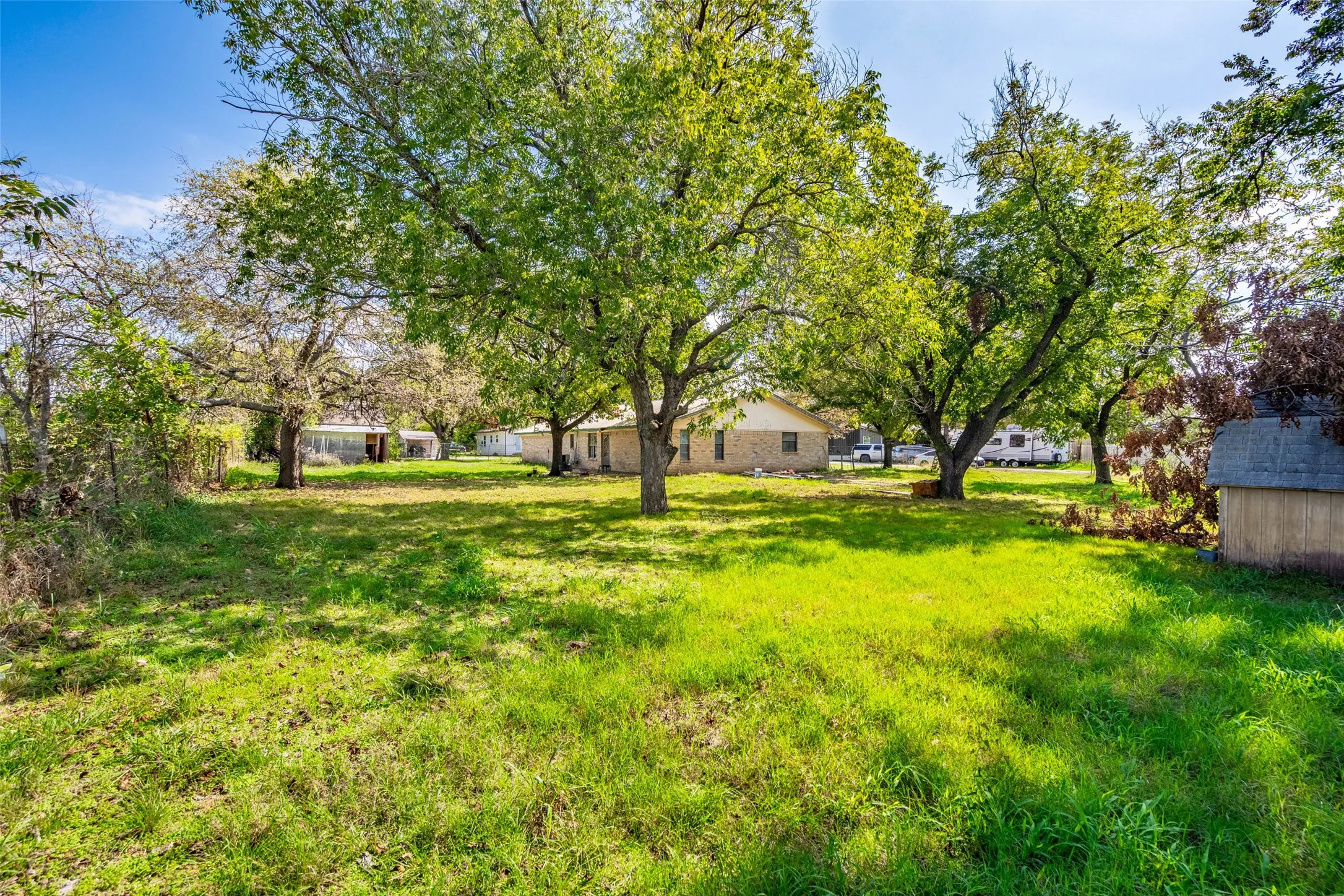 Single Family Residence For Sale in Wise County , 199 Park Street, Newark, Texas 76071, 3 Bedroom, 2 Bathroom, Garage spaces, 1,598 Sqft, built in 1978, mls#21412048, Real Estate Agent in Newark, Homes For Sale in Wise county, Homes For Sale in Newark, Realtor in Newark Texas, Real Estate Brokerage Independent Realty Texas, Luminita Cordes Realtor