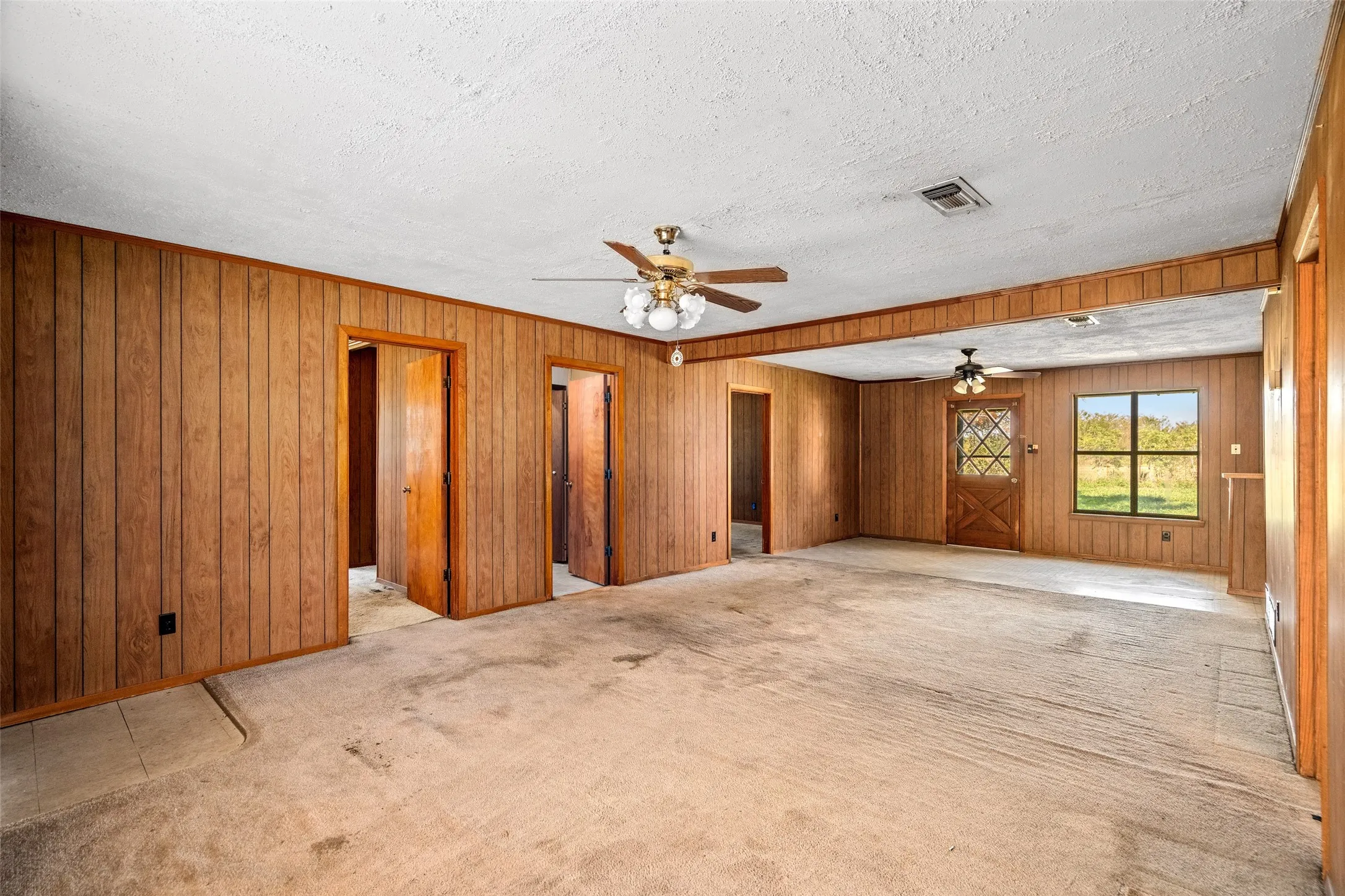 Single Family Residence For Sale in Wise County , 199 Park Street, Newark, Texas 76071, 3 Bedroom, 2 Bathroom, Garage spaces, 1,598 Sqft, built in 1978, mls#21412048, Real Estate Agent in Newark, Homes For Sale in Wise county, Homes For Sale in Newark, Realtor in Newark Texas, Real Estate Brokerage Independent Realty Texas, Luminita Cordes Realtor