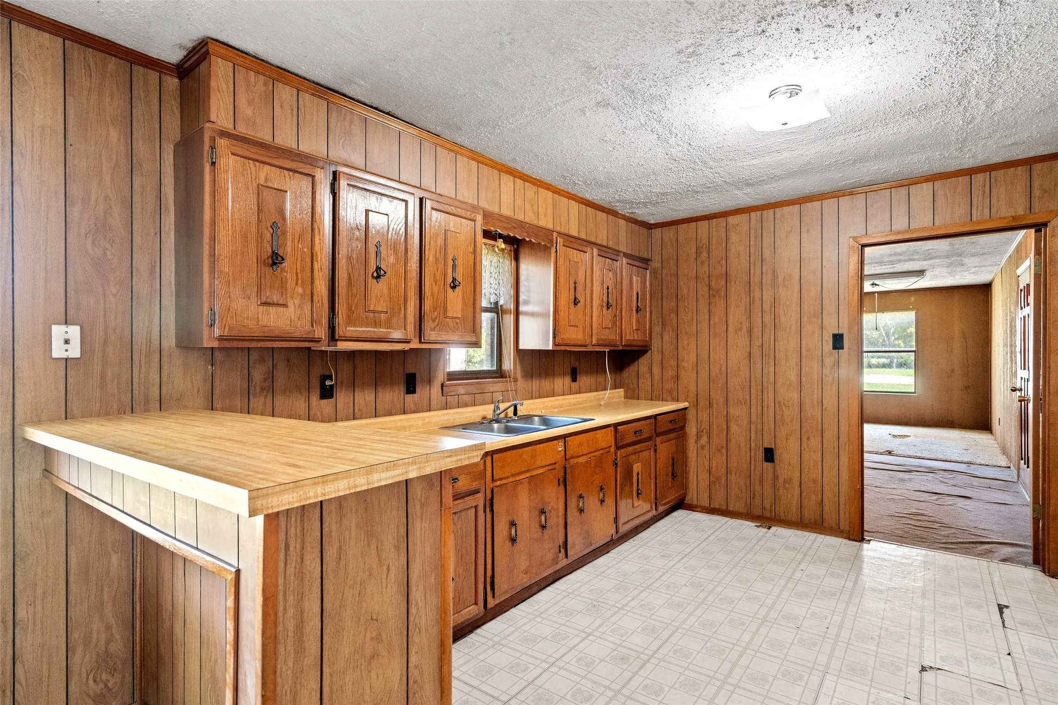 Single Family Residence For Sale in Wise County , 199 Park Street, Newark, Texas 76071, 3 Bedroom, 2 Bathroom, Garage spaces, 1,598 Sqft, built in 1978, mls#21412048, Real Estate Agent in Newark, Homes For Sale in Wise county, Homes For Sale in Newark, Realtor in Newark Texas, Real Estate Brokerage Independent Realty Texas, Luminita Cordes Realtor