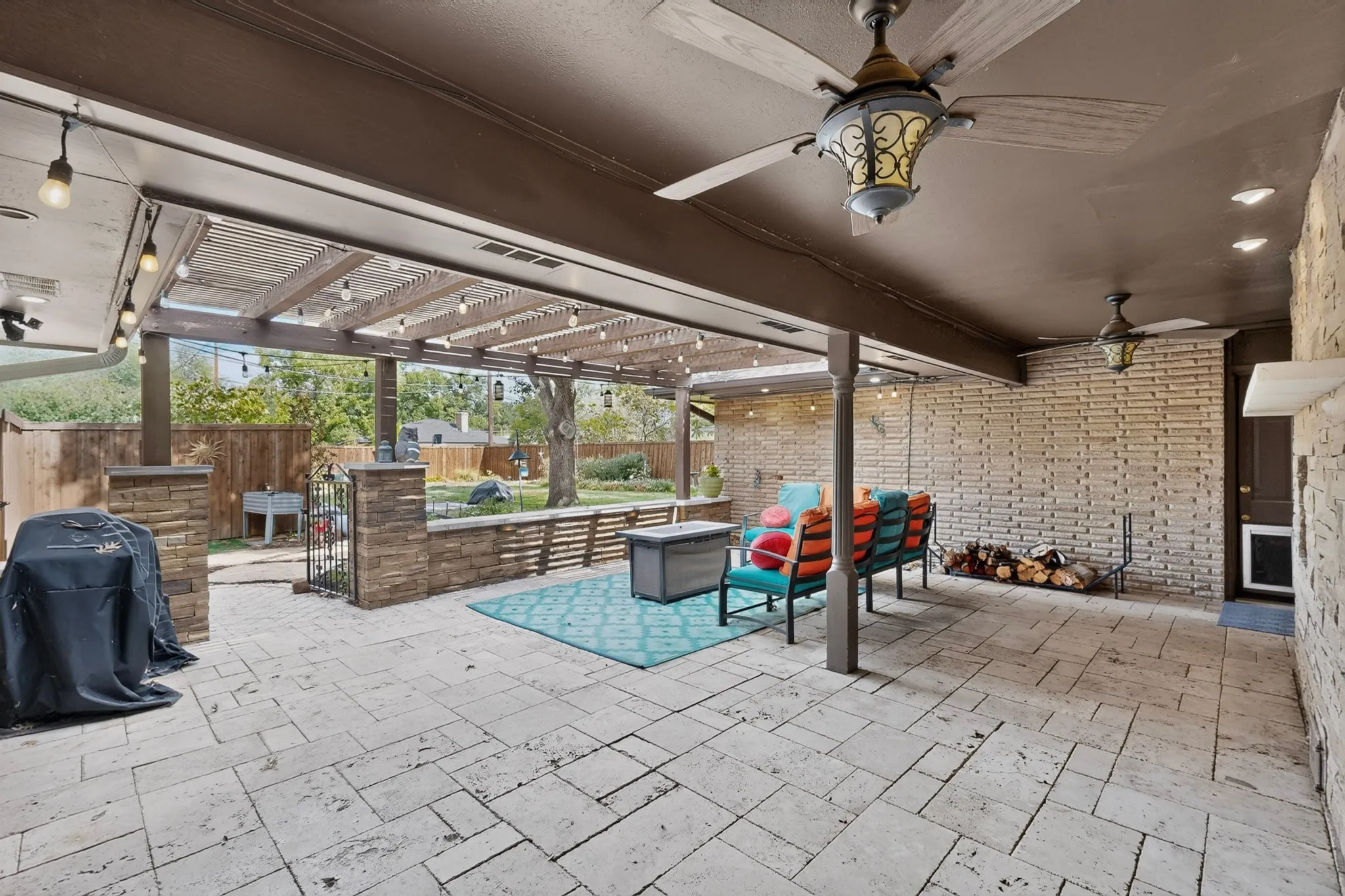 Great space for entertaining or relaxing