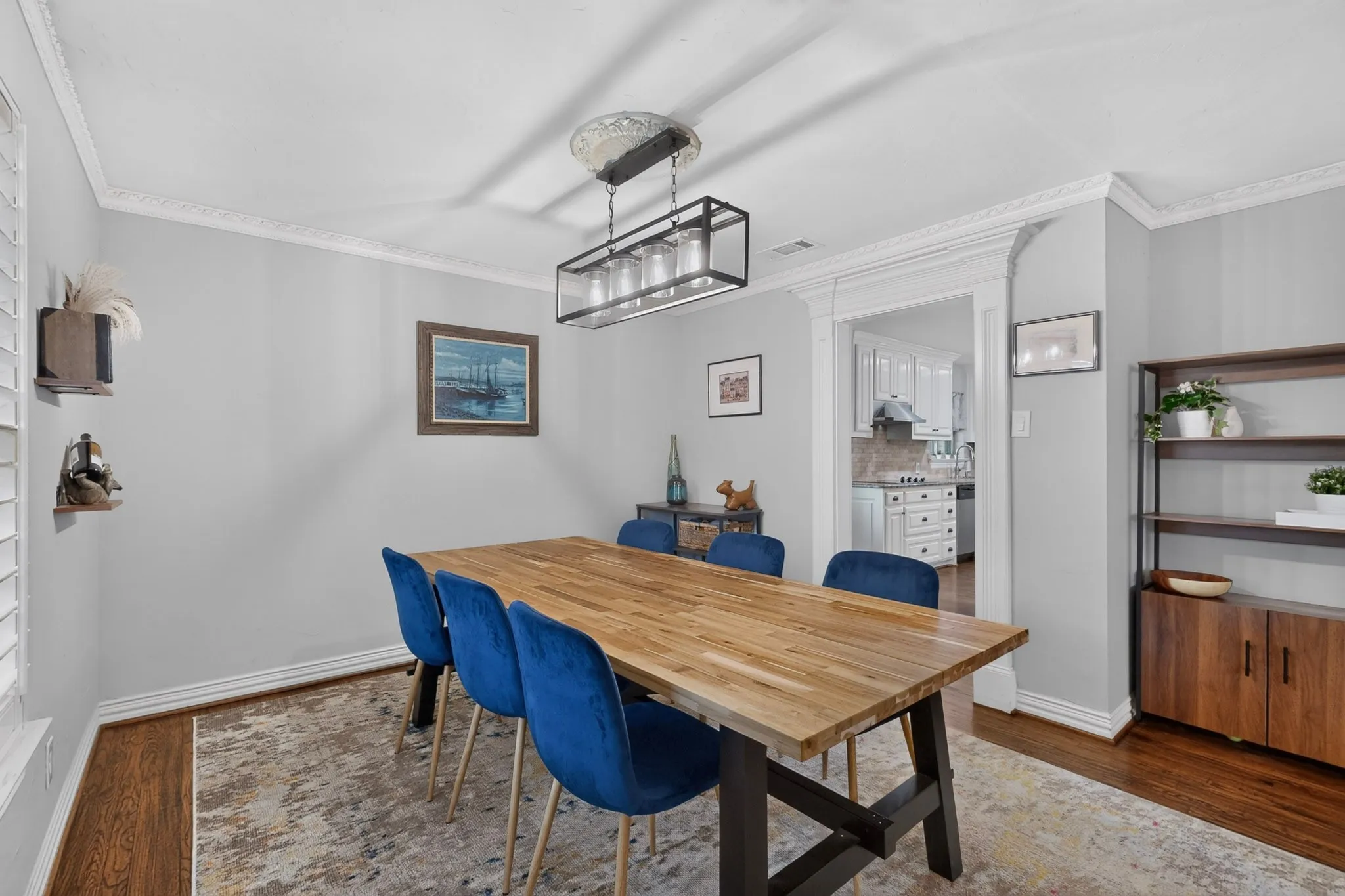 Dining space for entertaining