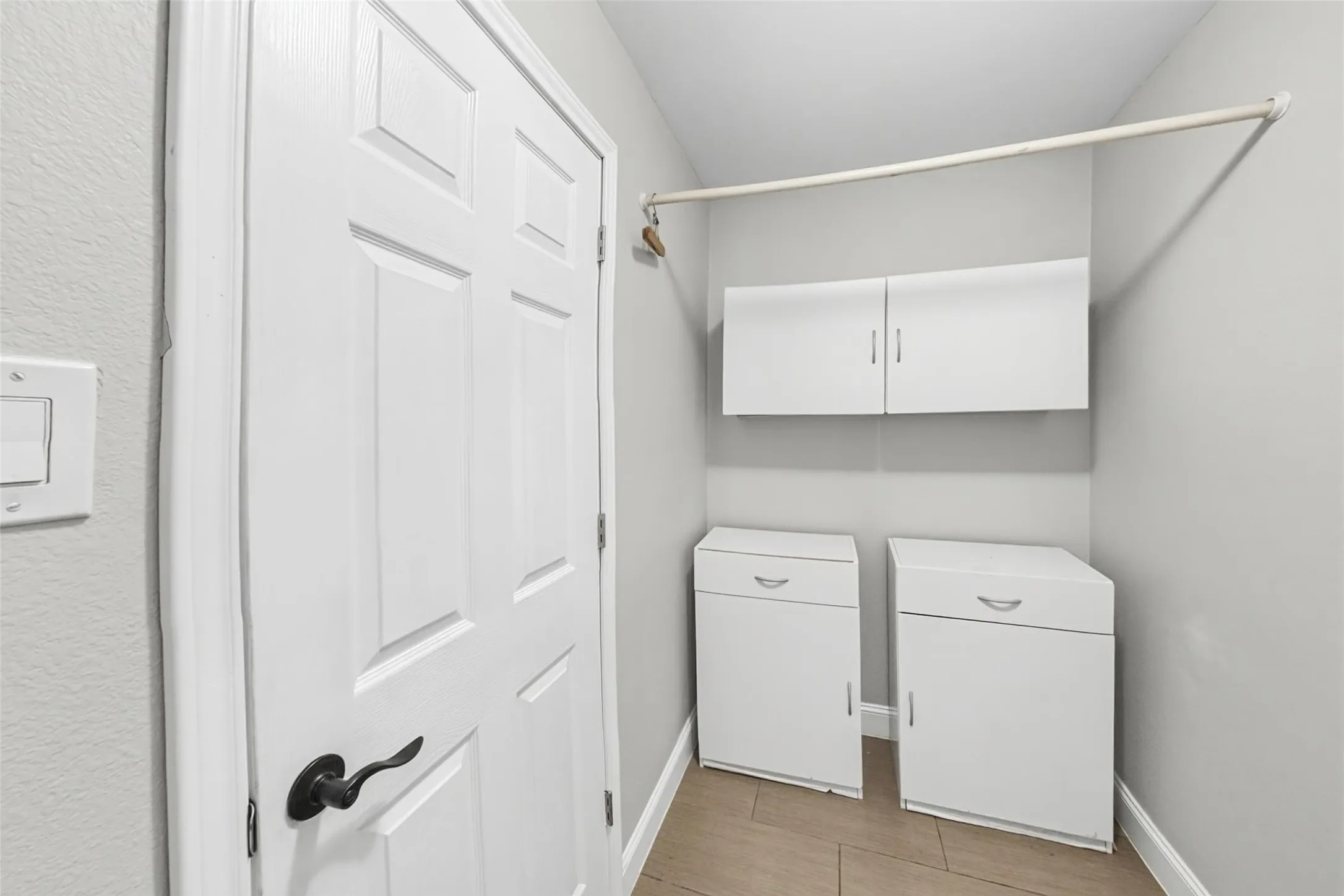 Single Family Residence For Rent in Tarrant County , 2909 White Oak Lane, Bedford, Texas 76021, 3 Bedroom, 2 Bathroom, 2 Garage spaces, 1,739 Sqft, built in 1973, mls#21413934, Real Estate Agent in Bedford, Homes For Rent in Tarrant county, Homes For Rent in Bedford, Realtor in Bedford Texas, Real Estate Brokerage Independent Realty Texas, Luminita Cordes Realtor