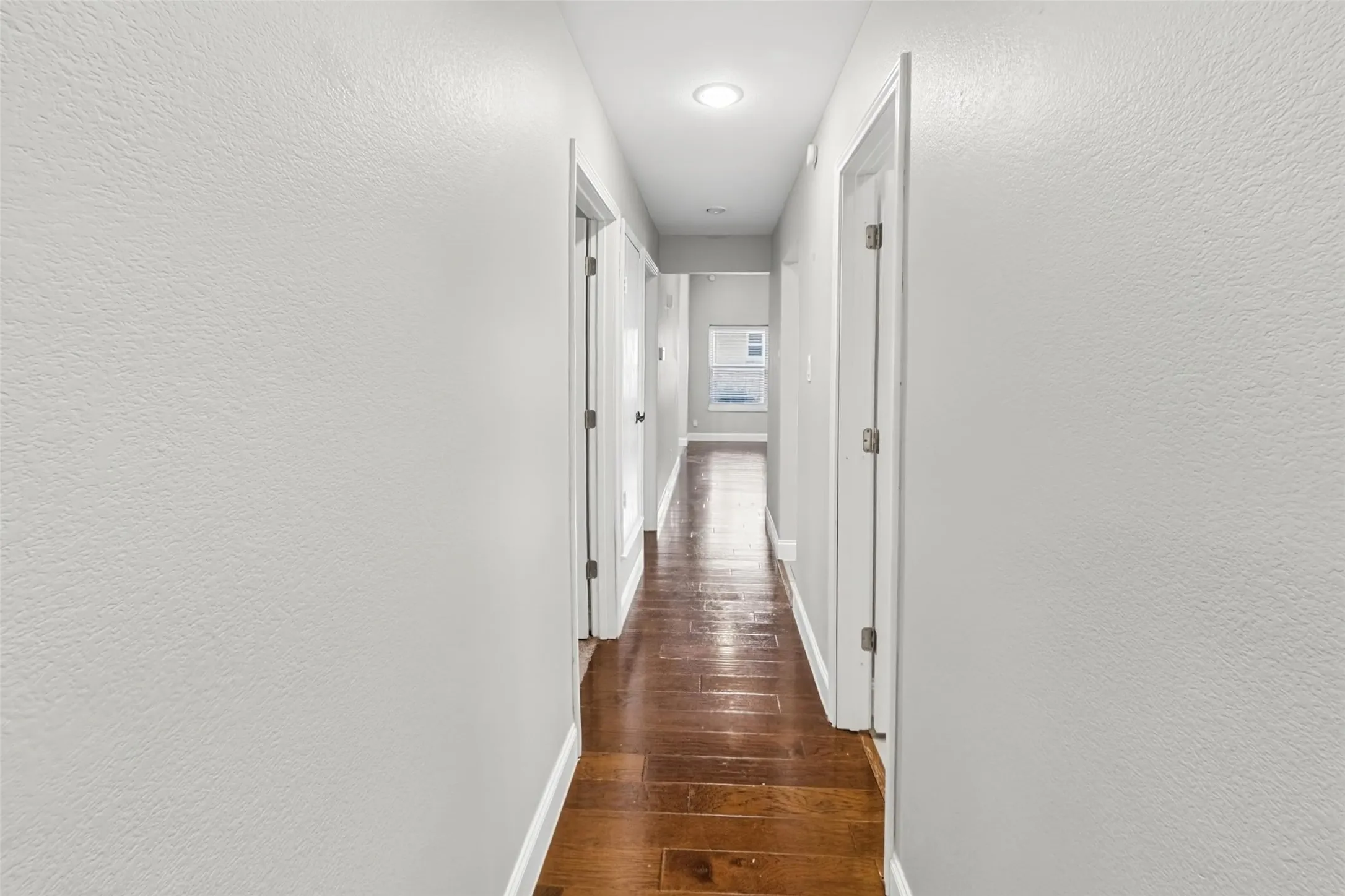 Single Family Residence For Rent in Tarrant County , 2909 White Oak Lane, Bedford, Texas 76021, 3 Bedroom, 2 Bathroom, 2 Garage spaces, 1,739 Sqft, built in 1973, mls#21413934, Real Estate Agent in Bedford, Homes For Rent in Tarrant county, Homes For Rent in Bedford, Realtor in Bedford Texas, Real Estate Brokerage Independent Realty Texas, Luminita Cordes Realtor